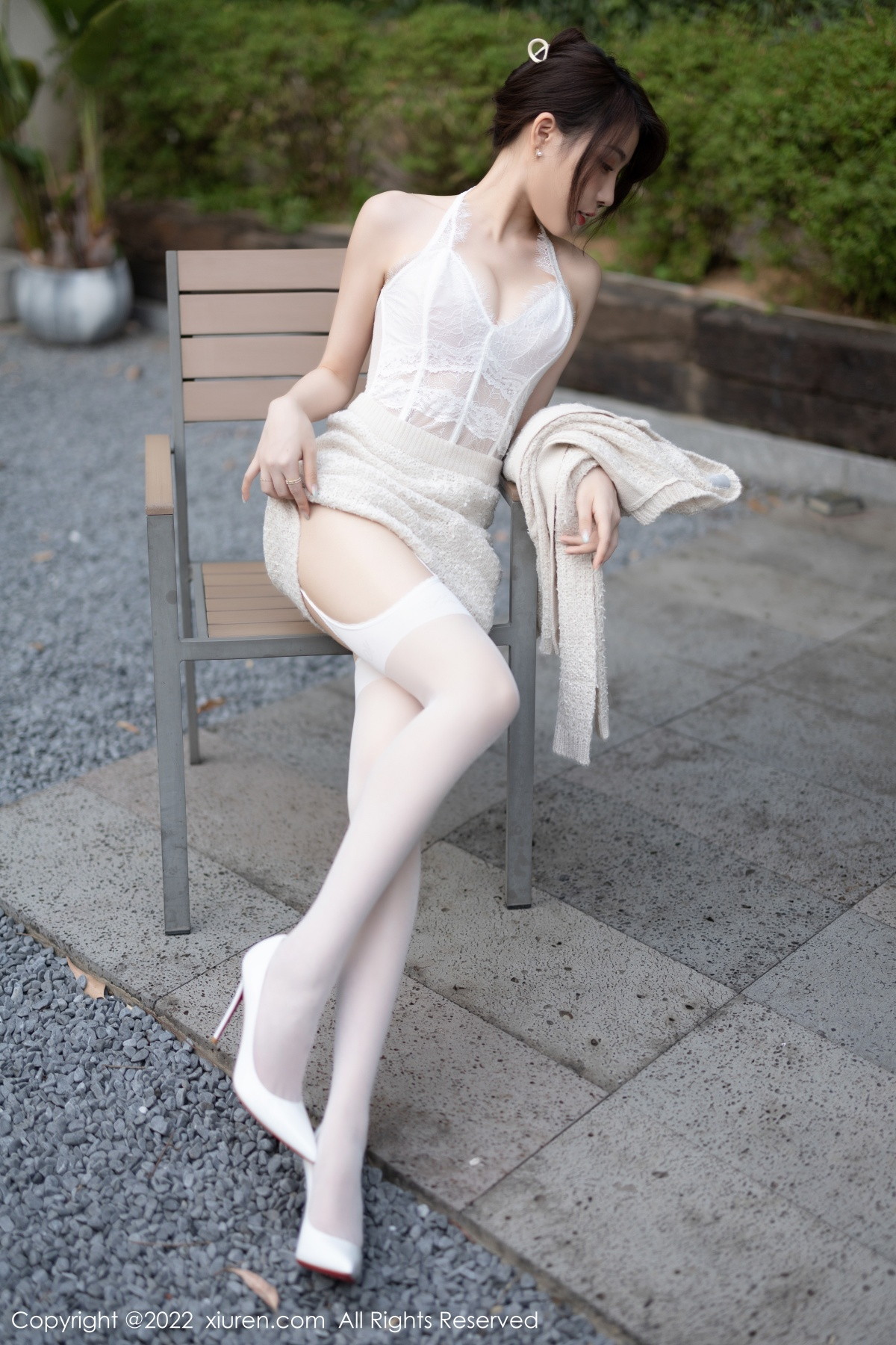 [XiuRen]高清写真图 2022.11.18 No.5880 徐莉芝Booty 丝袜美腿
