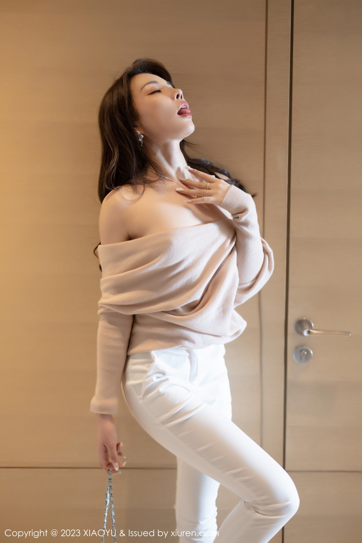 [XIAOYU]高清写真图 2023.01.05 VOL.940 徐莉芝Booty 美腿丝袜