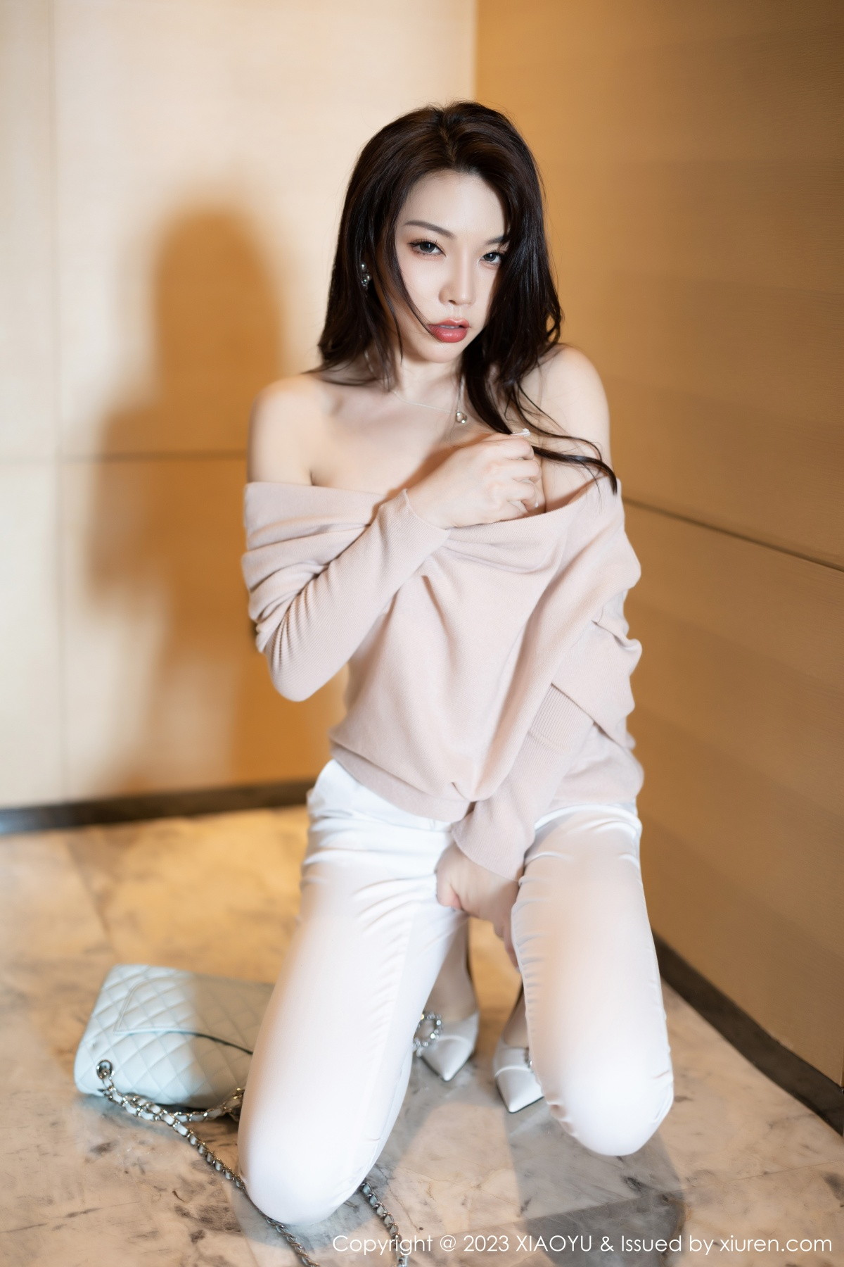 [XIAOYU]高清写真图 2023.01.05 VOL.940 徐莉芝Booty 美腿丝袜