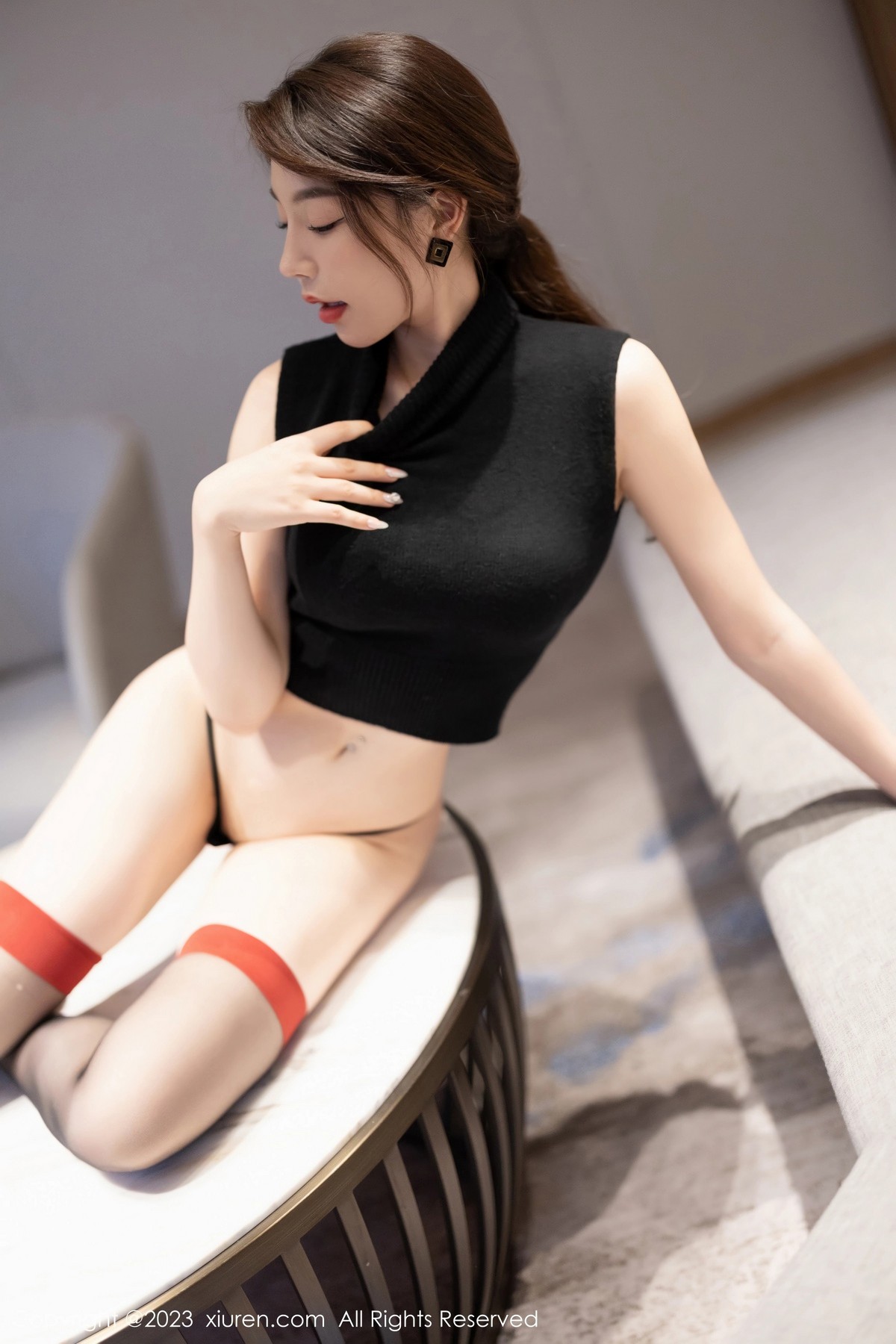 [XiuRen]高清写真图 2023.03.27 No.6480 徐莉芝Booty 黑丝美腿