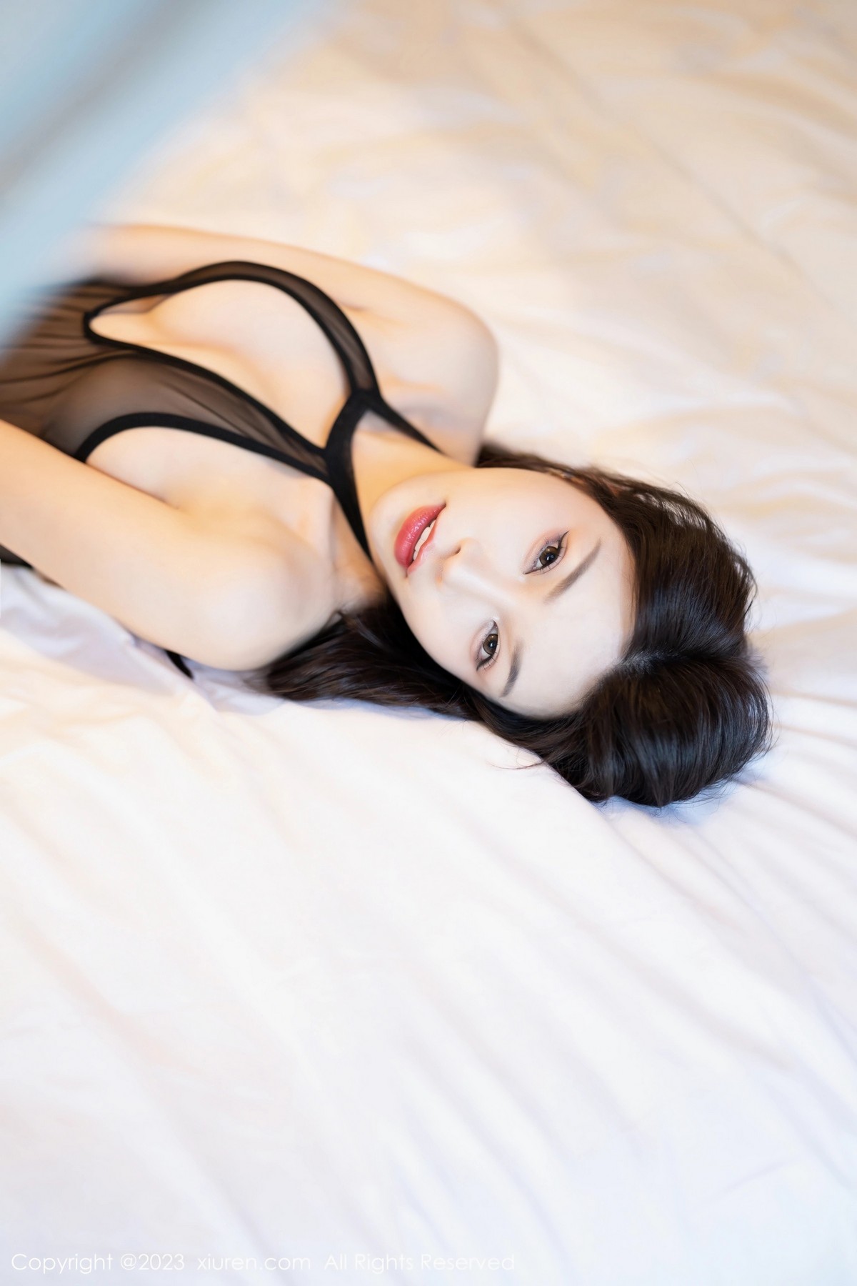 [XiuRen]高清写真图 2023.04.21 No.6616 徐莉芝Booty 丝袜美腿