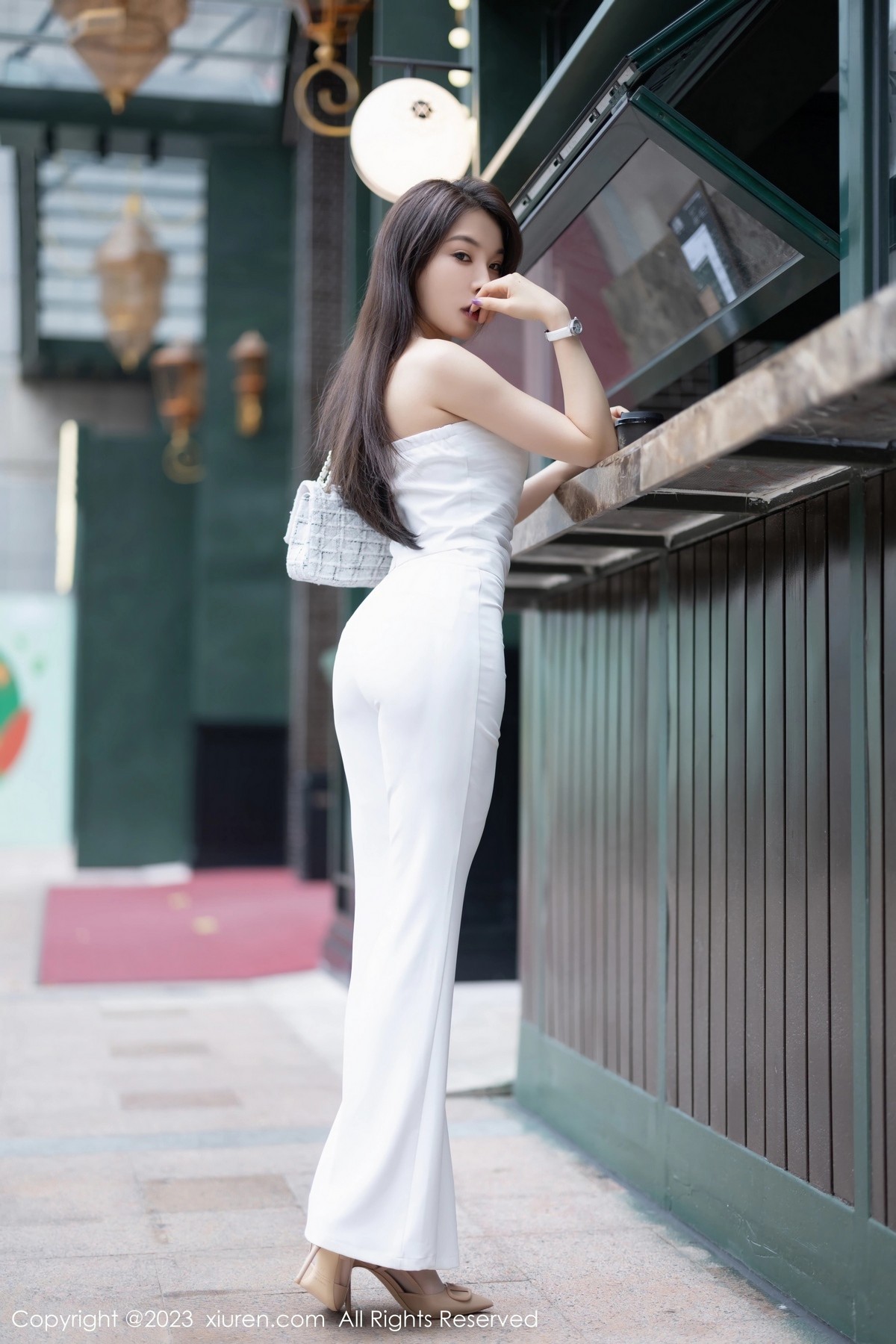 [XiuRen]高清写真图 2023.04.24 No.6628 徐莉芝Booty 时尚美腿