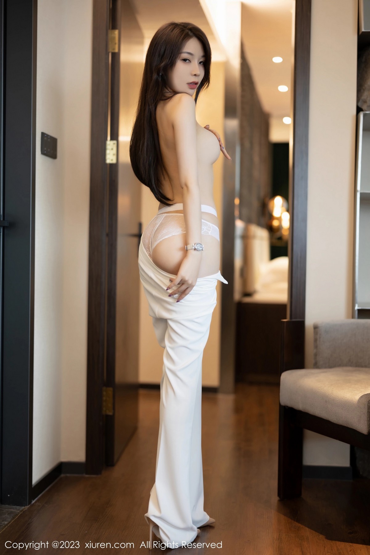 [XiuRen]高清写真图 2023.04.24 No.6628 徐莉芝Booty 时尚美腿