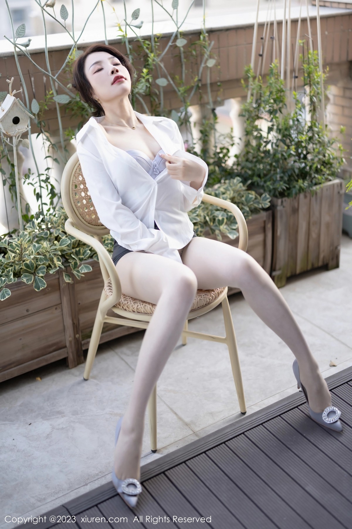 [XiuRen]高清写真图 2023.06.30 No.7002 徐莉芝Booty 美腿丝袜