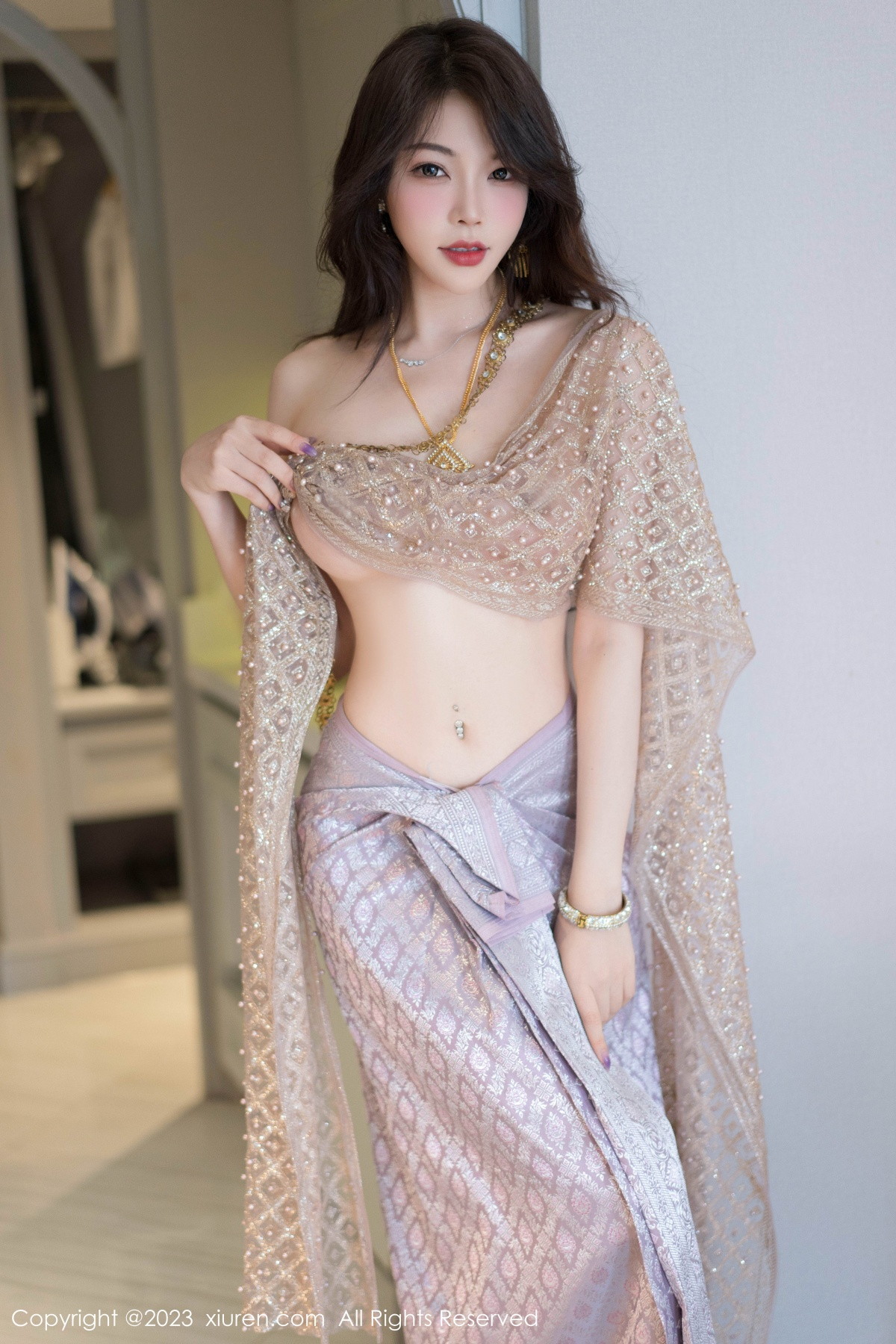[XiuRen]高清写真图 2023.07.31 No.7164 徐莉芝Booty 长裙美腿