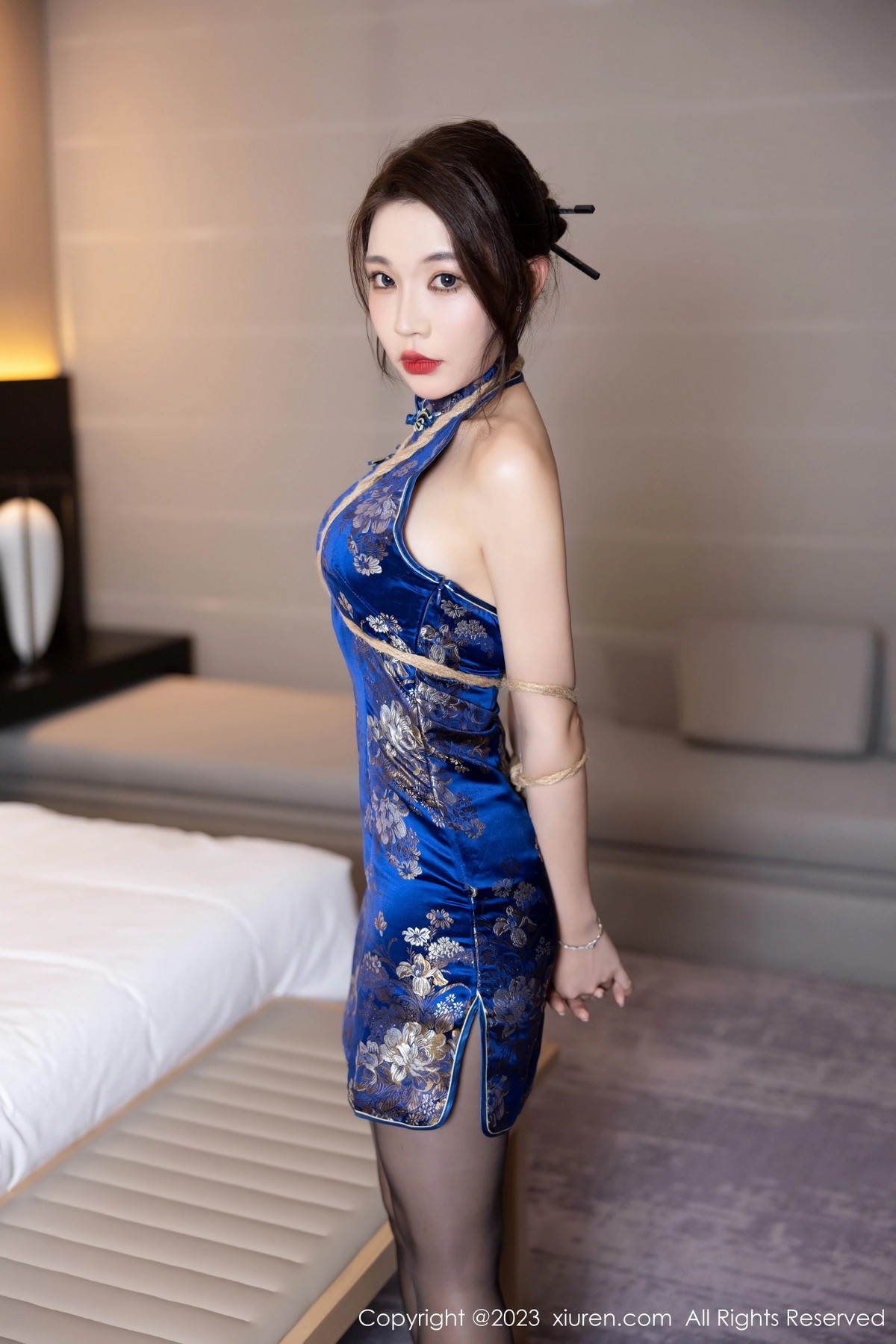 [XiuRen]高清写真图 2023.09.27 No.7453 徐莉芝Booty 旗袍美腿