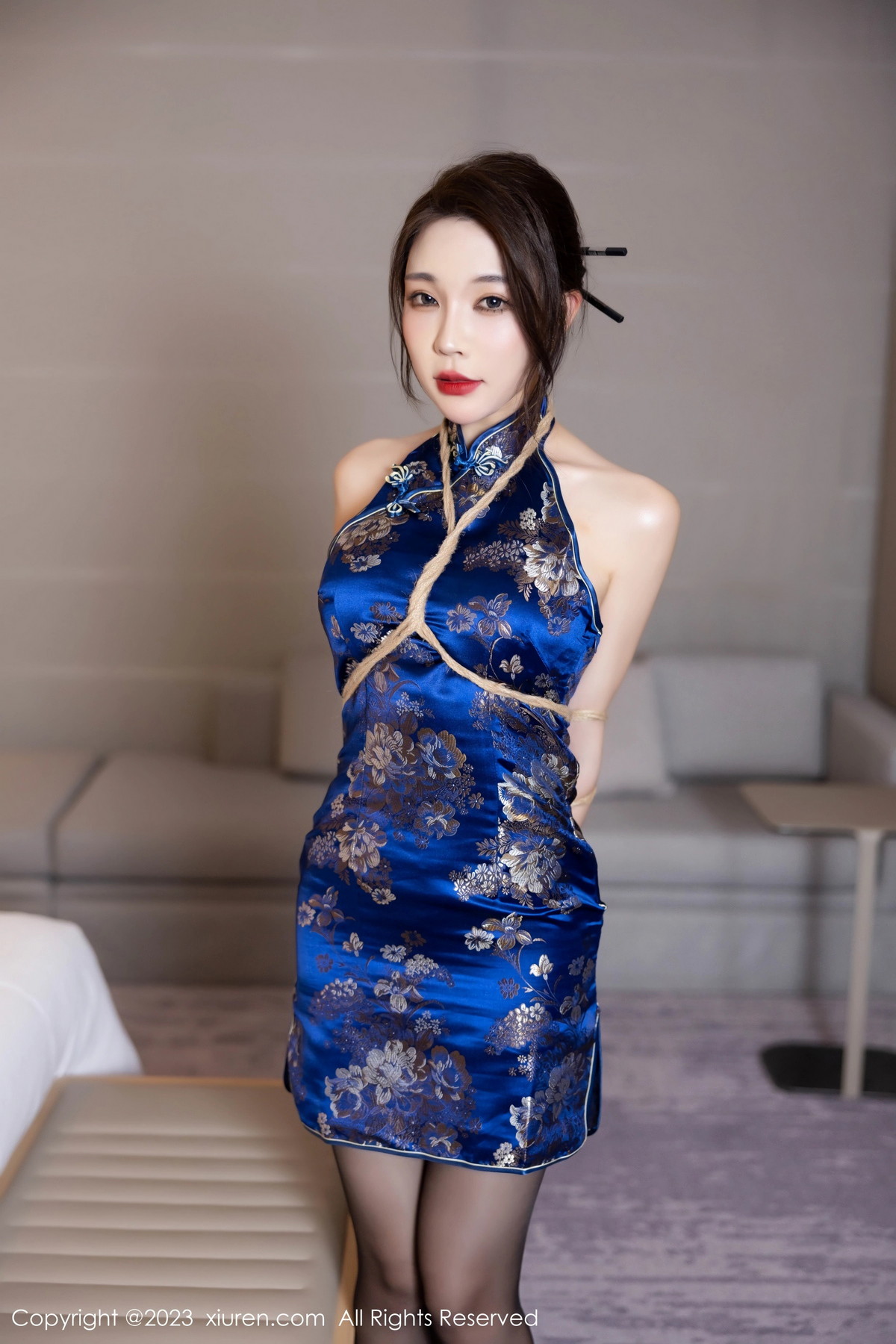 [XiuRen]高清写真图 2023.09.27 No.7453 徐莉芝Booty 旗袍美腿