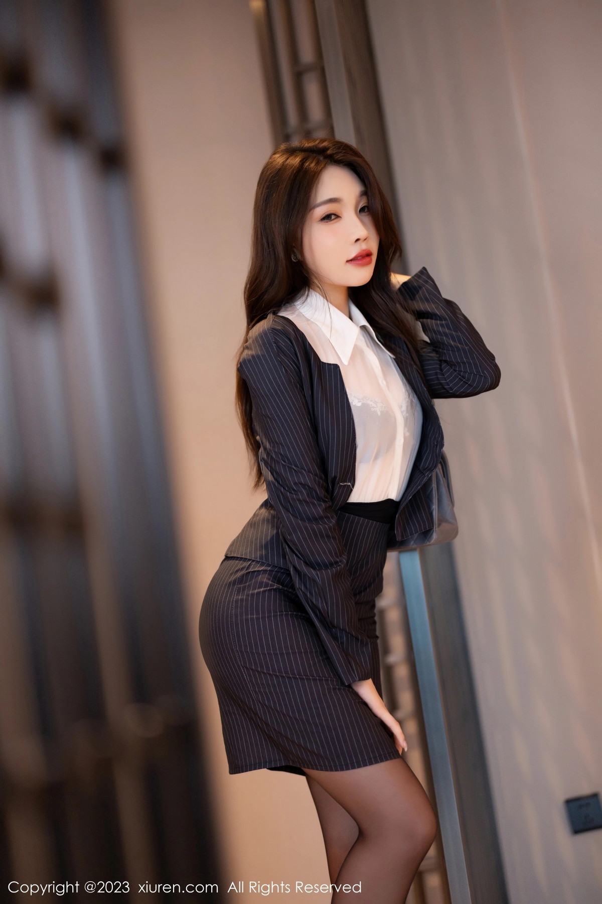 [XiuRen]高清写真图 2023.10.13 No.7508 徐莉芝Booty 美臀制服