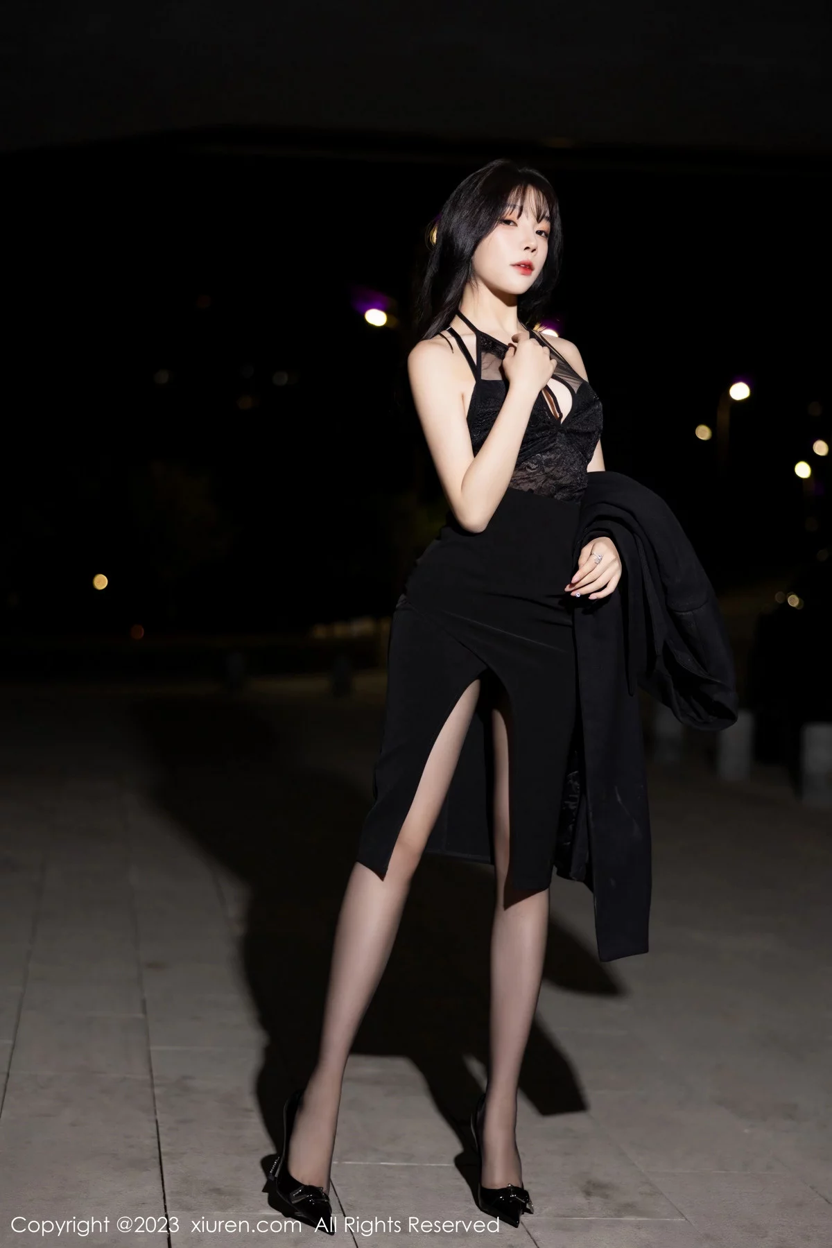 [XiuRen]高清写真图 2023.12.15 No.7820 徐莉芝Booty 黑丝美腿