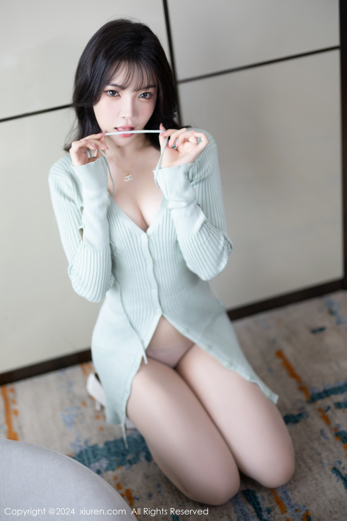 [XiuRen]高清写真图 2024.01.26 No.8028 徐莉芝Booty 丝袜美腿