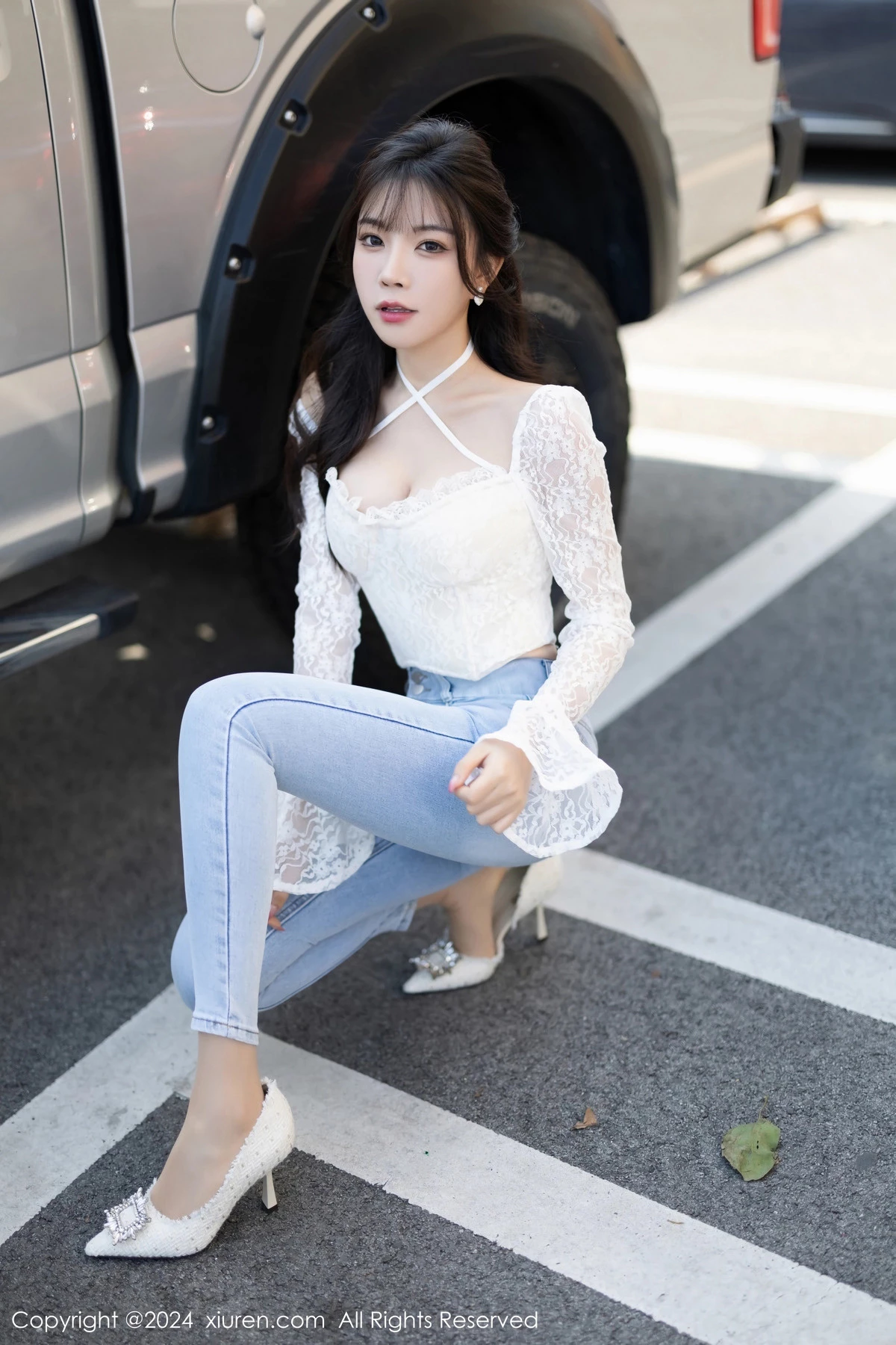 [XiuRen]高清写真图 2024.02.27 No.8147 徐莉芝Booty 美腿黑丝
