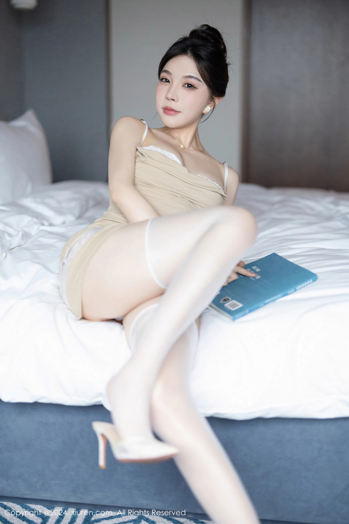[XiuRen]高清写真图 2024.05.06 No.8491 徐莉芝Booty 丝袜美腿