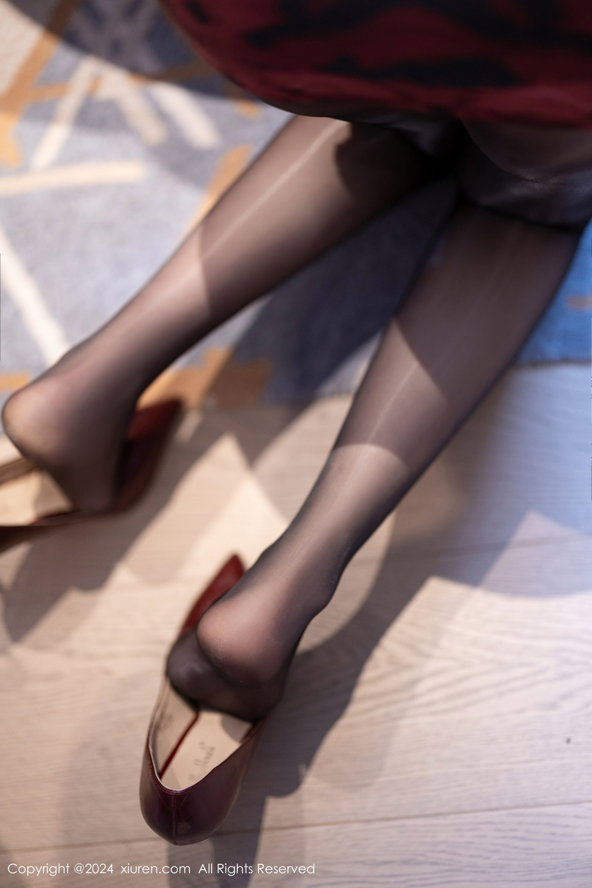 [XiuRen]高清写真图 2024.06.06 No.8664 徐莉芝Booty 黑丝美腿