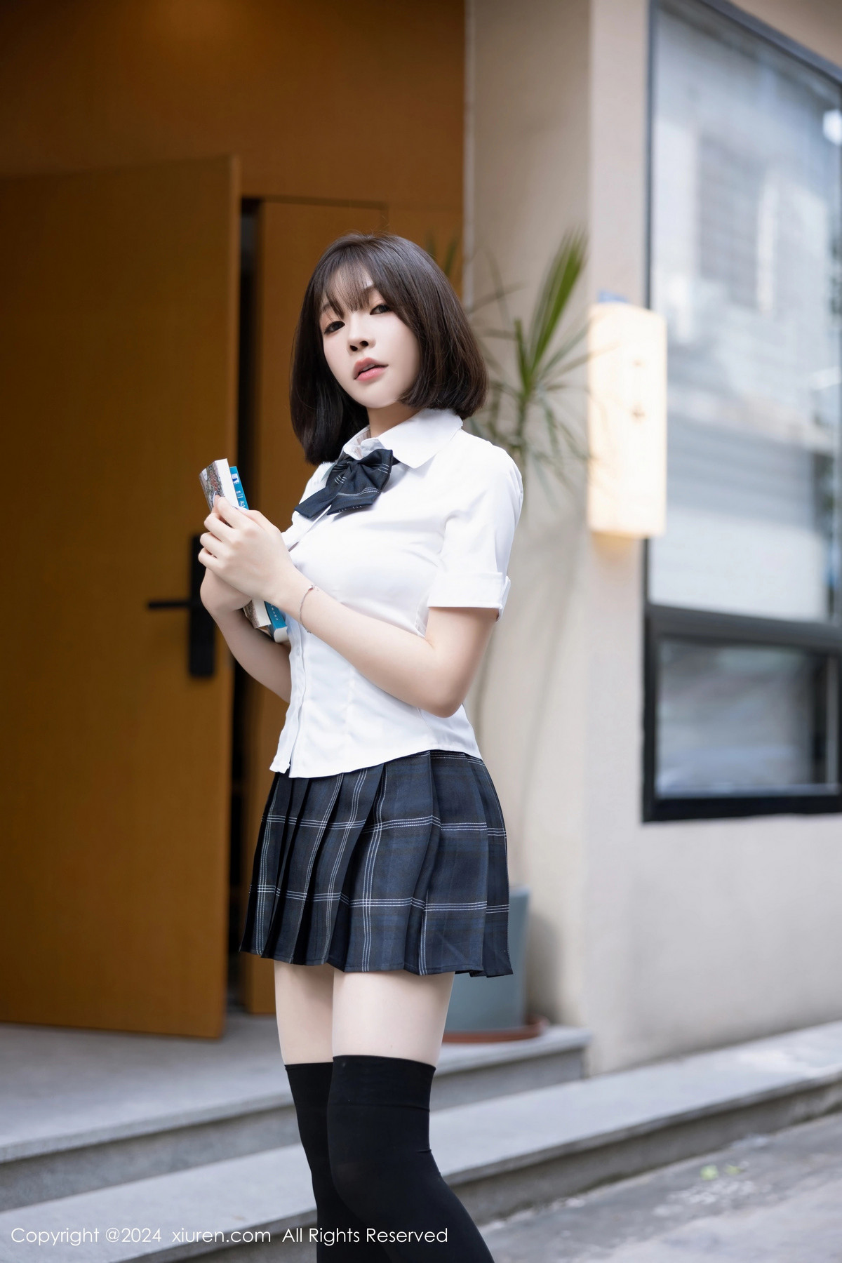 [XiuRen]高清写真图 2024.07.01 No.8785 徐莉芝Booty