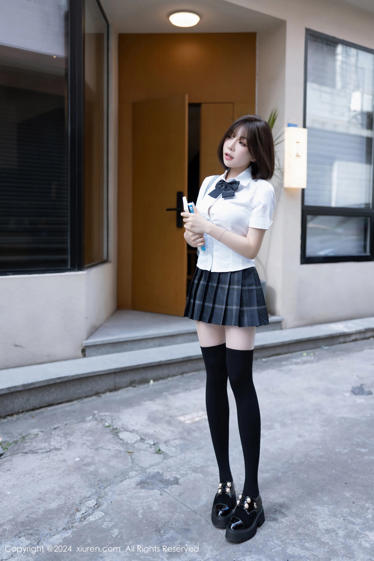[XiuRen]高清写真图 2024.07.01 No.8785 徐莉芝Booty