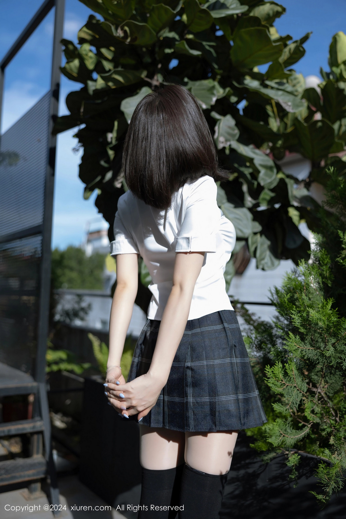 [XiuRen]高清写真图 2024.07.01 No.8785 徐莉芝Booty