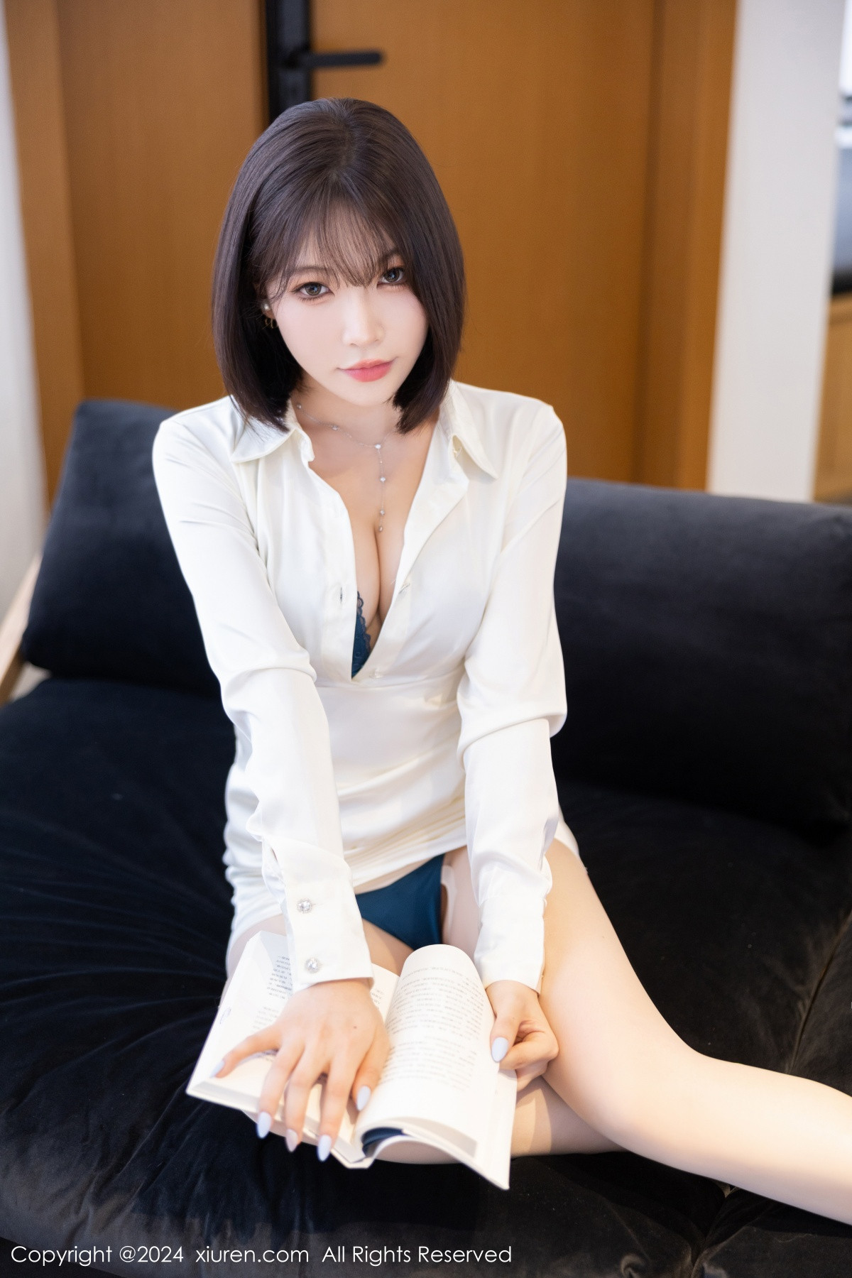 [XiuRen]高清写真图 2024.08.02 No.8963 徐莉芝Booty 丝袜美腿