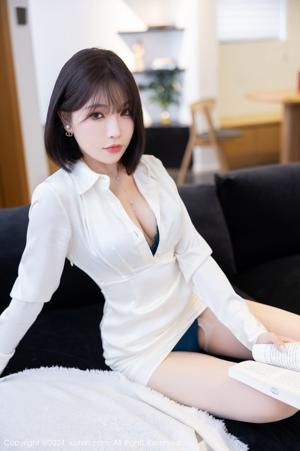 [XiuRen]高清写真图 2024.08.02 No.8963 徐莉芝Booty 丝袜美腿