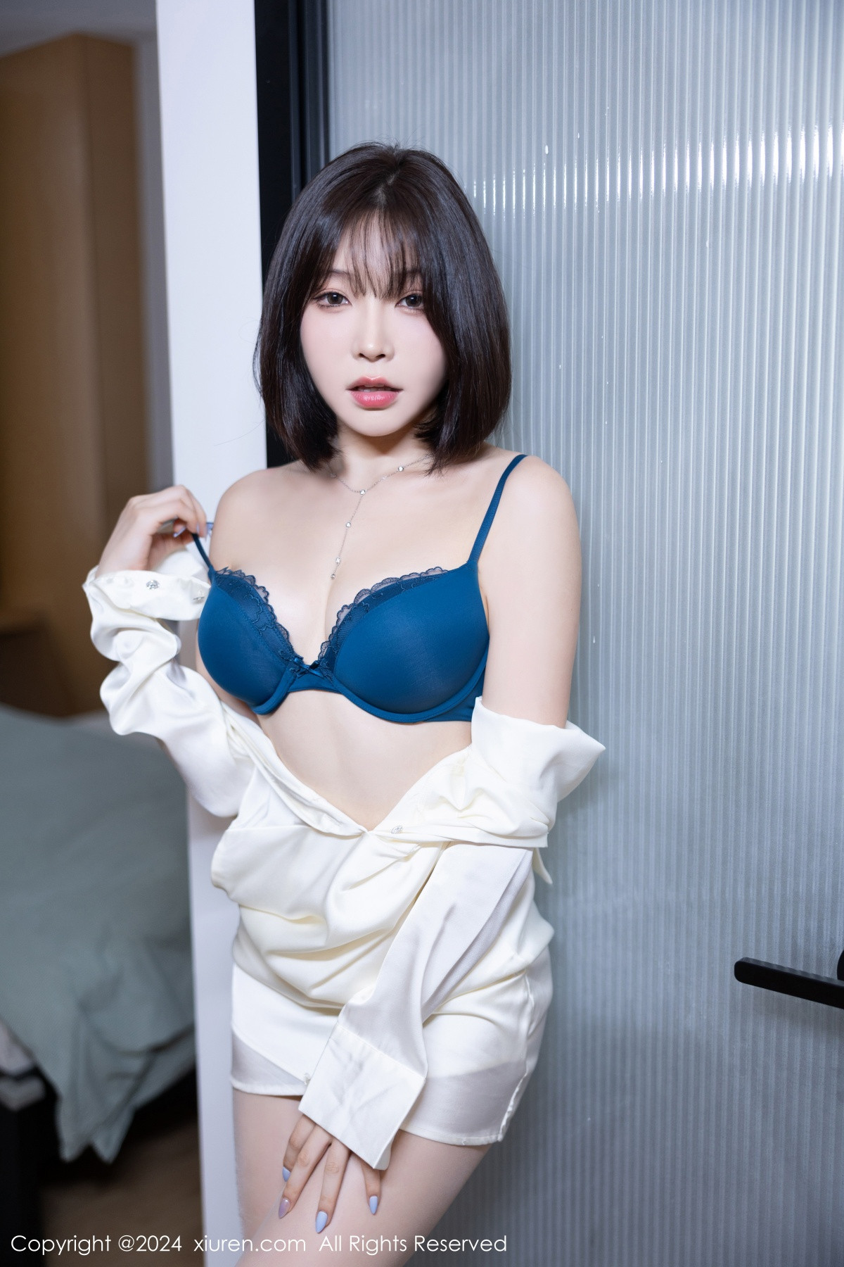[XiuRen]高清写真图 2024.08.02 No.8963 徐莉芝Booty 丝袜美腿