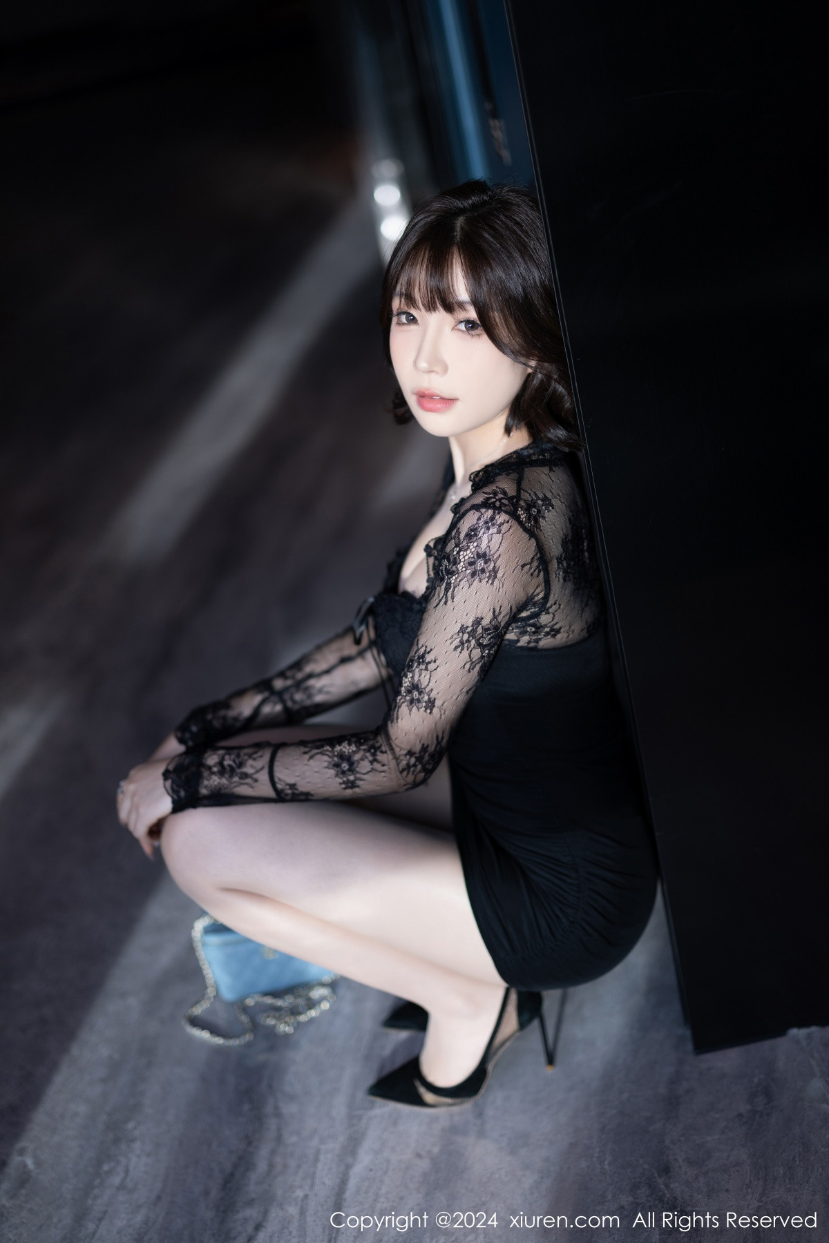 [XiuRen]高清写真图 2024.08.21 No.9048 徐莉芝Booty 时尚美腿