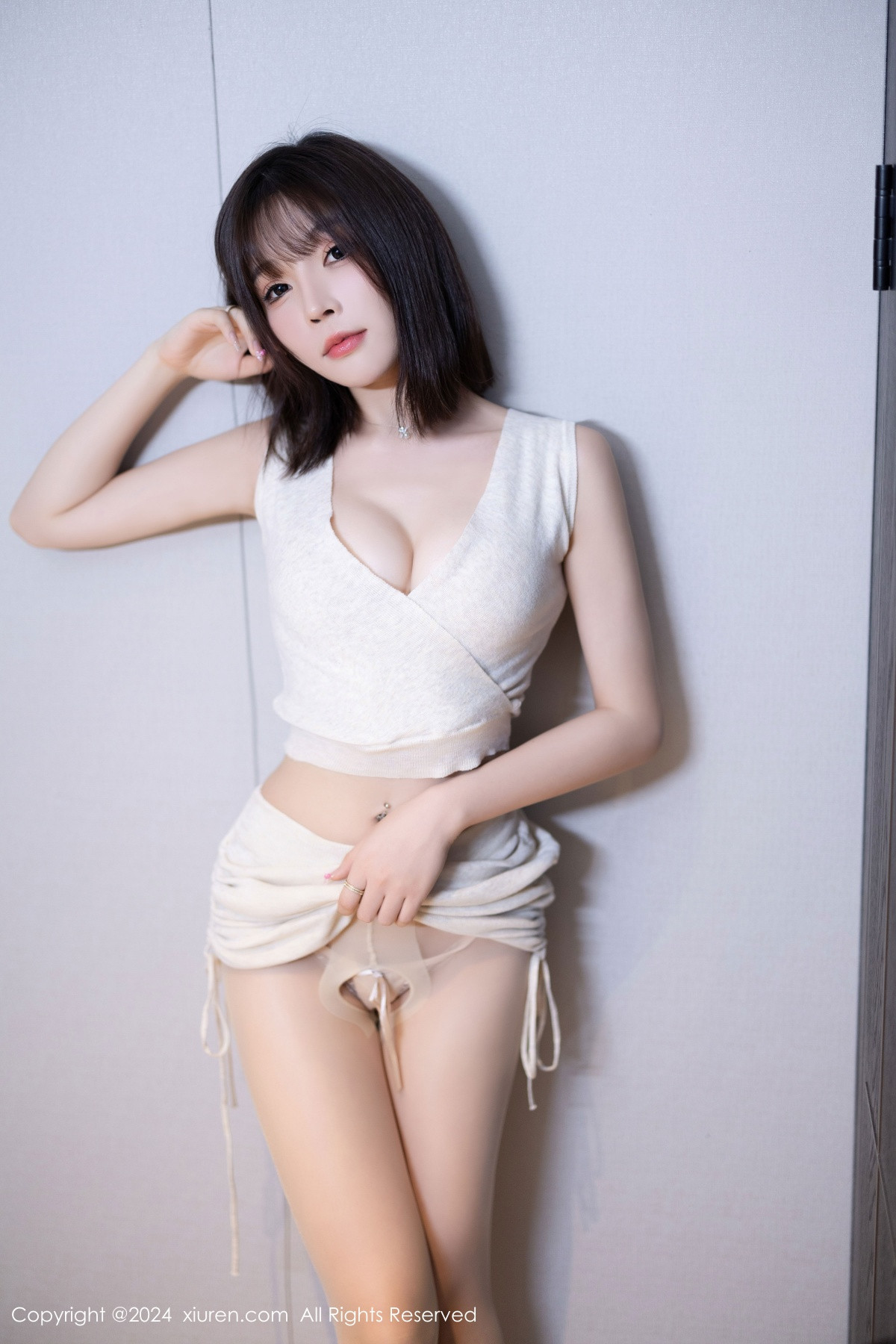 [XiuRen]高清写真图 2024.10.16 No.9298 徐莉芝Booty 美腿丝袜