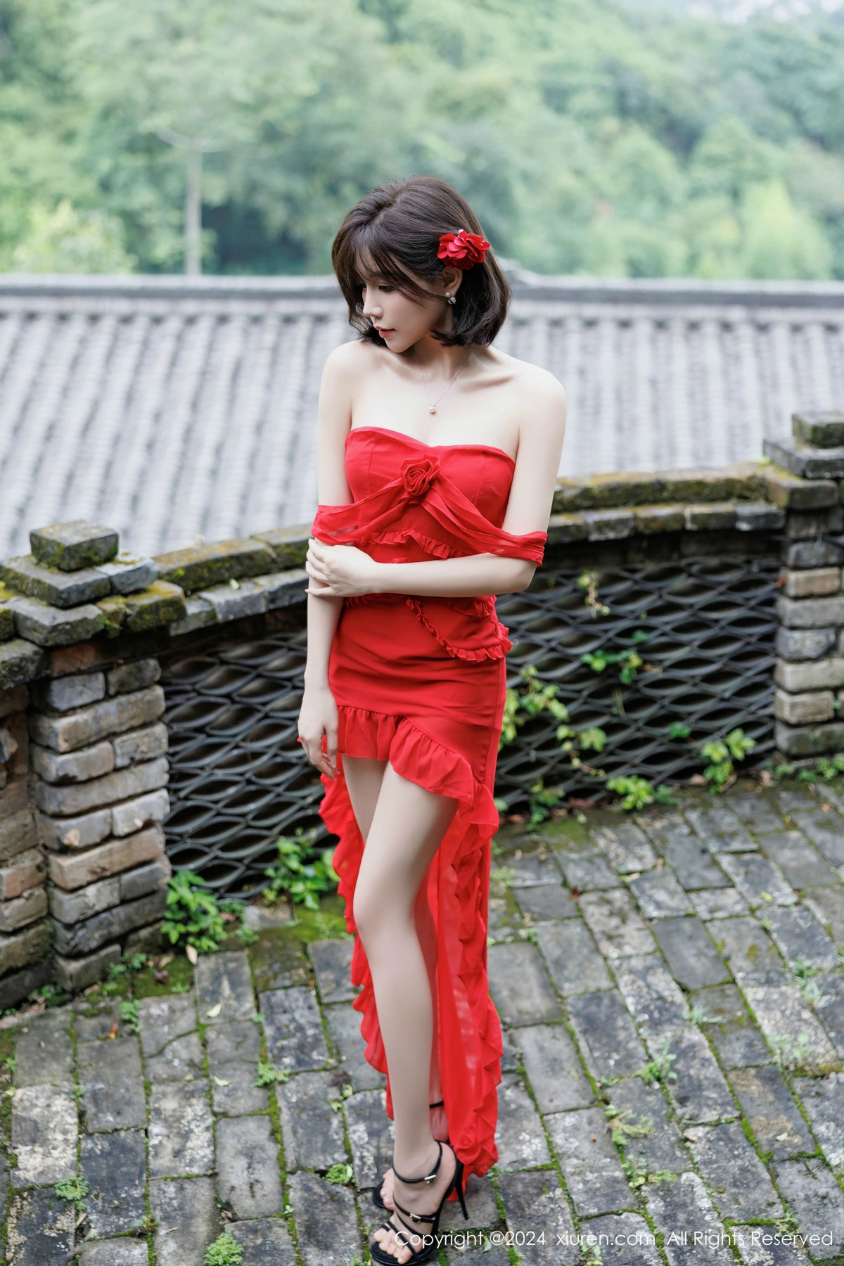 [XiuRen]高清写真图 2024.11.14 No.9449 徐莉芝Booty 黑丝美腿