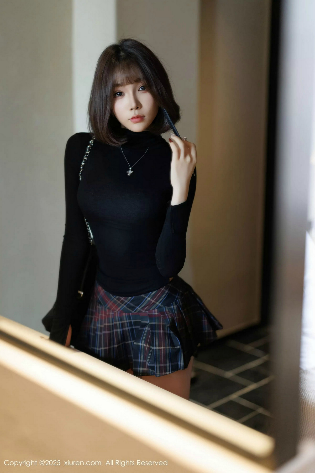 [XiuRen]高清写真图 2025.02.27 No.9944 徐莉芝Booty 黑丝美腿
