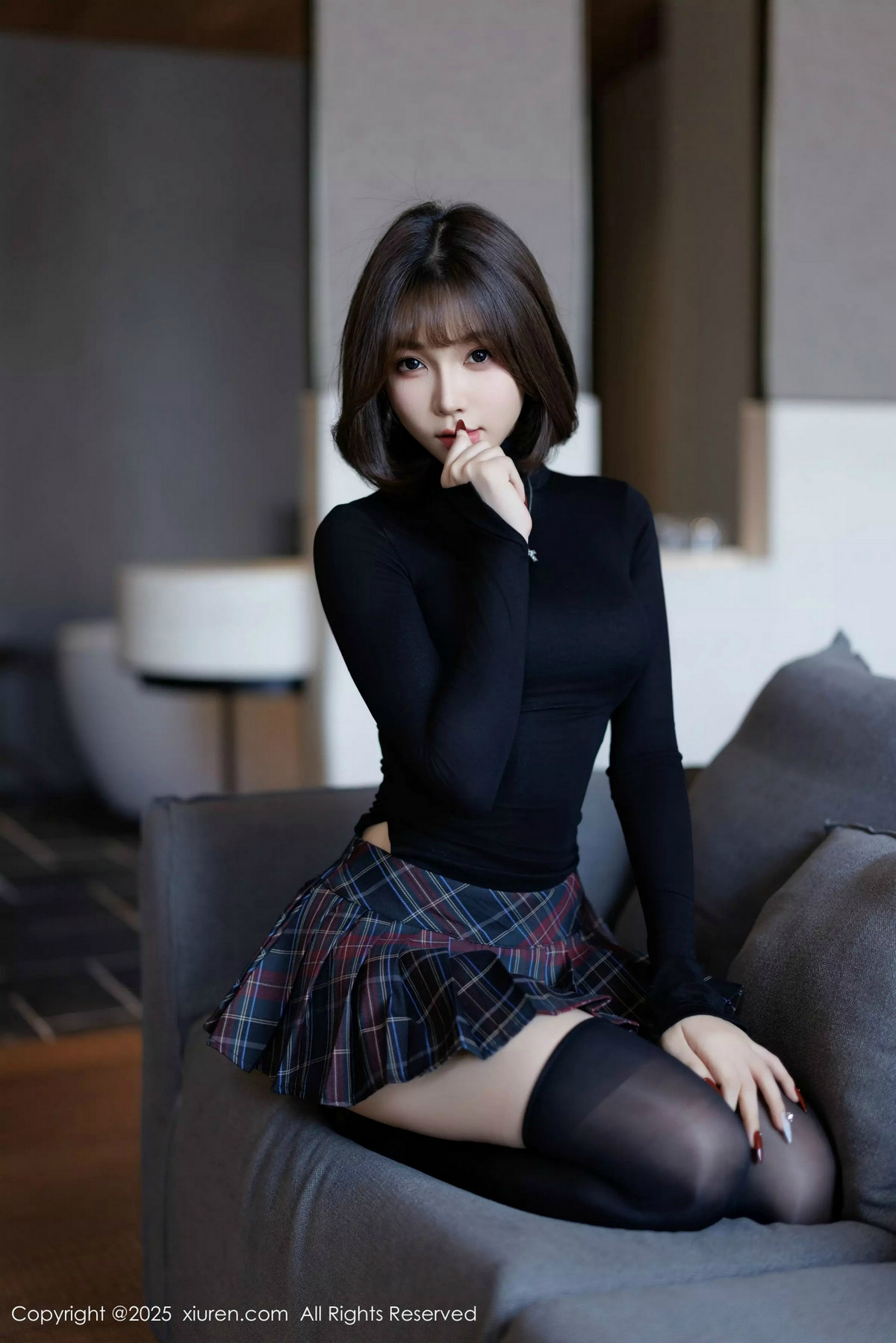 [XiuRen]高清写真图 2025.02.27 No.9944 徐莉芝Booty 黑丝美腿