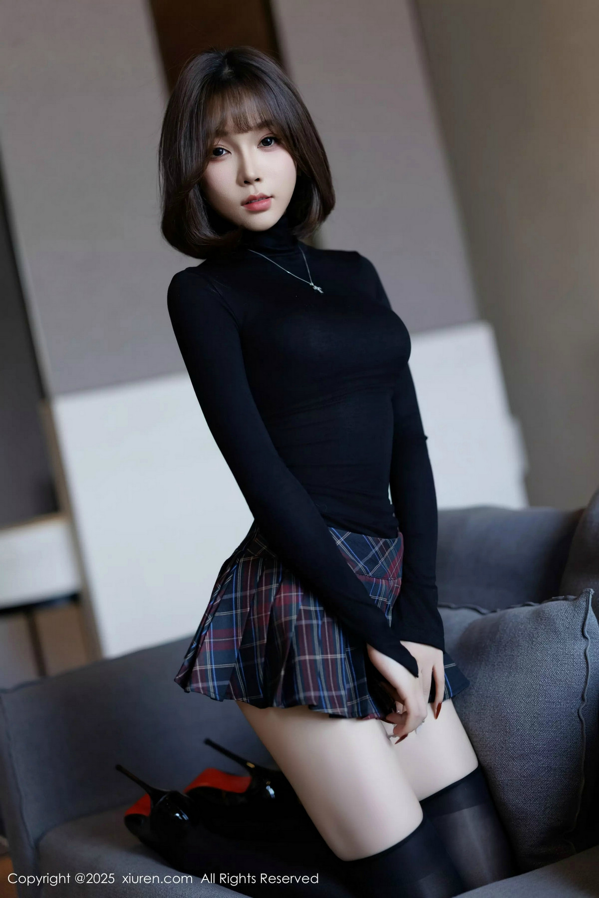 [XiuRen]高清写真图 2025.02.27 No.9944 徐莉芝Booty 黑丝美腿
