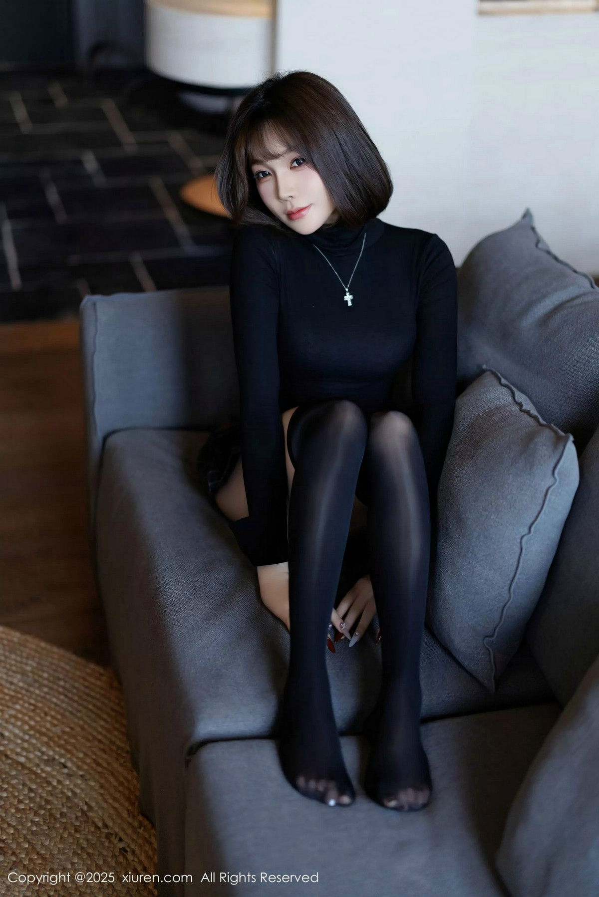 [XiuRen]高清写真图 2025.02.27 No.9944 徐莉芝Booty 黑丝美腿