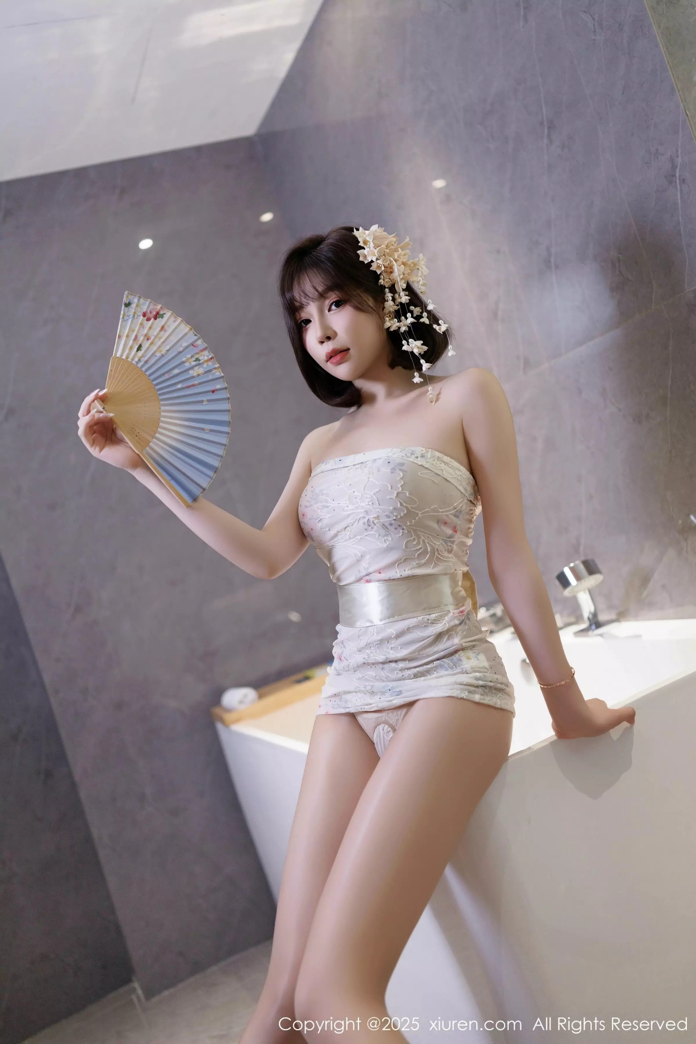 [XiuRen]高清写真图 2025.03.20 No.10048 徐莉芝Booty 婀娜妩媚