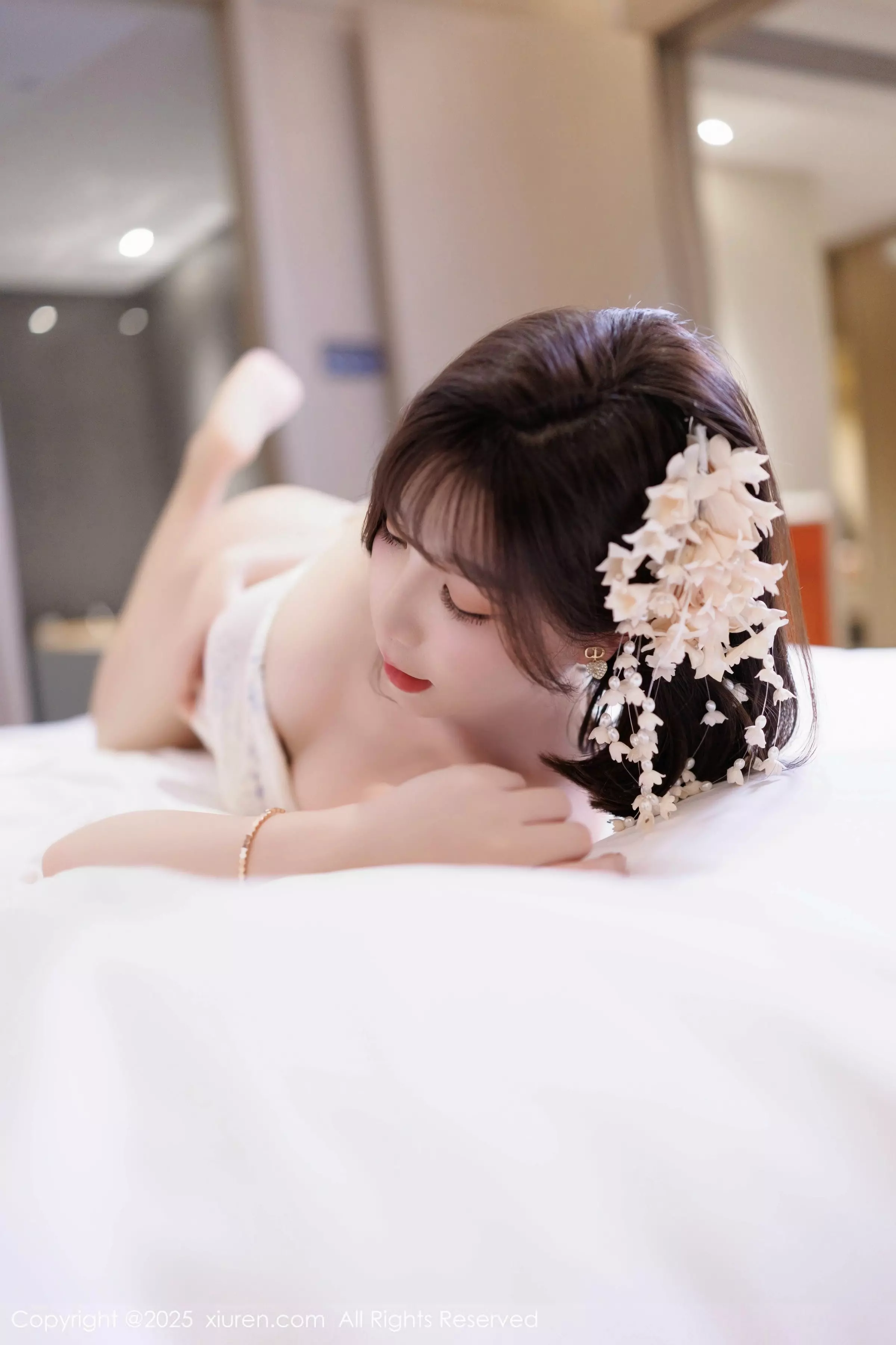 [XiuRen]高清写真图 2025.03.20 No.10048 徐莉芝Booty 婀娜妩媚