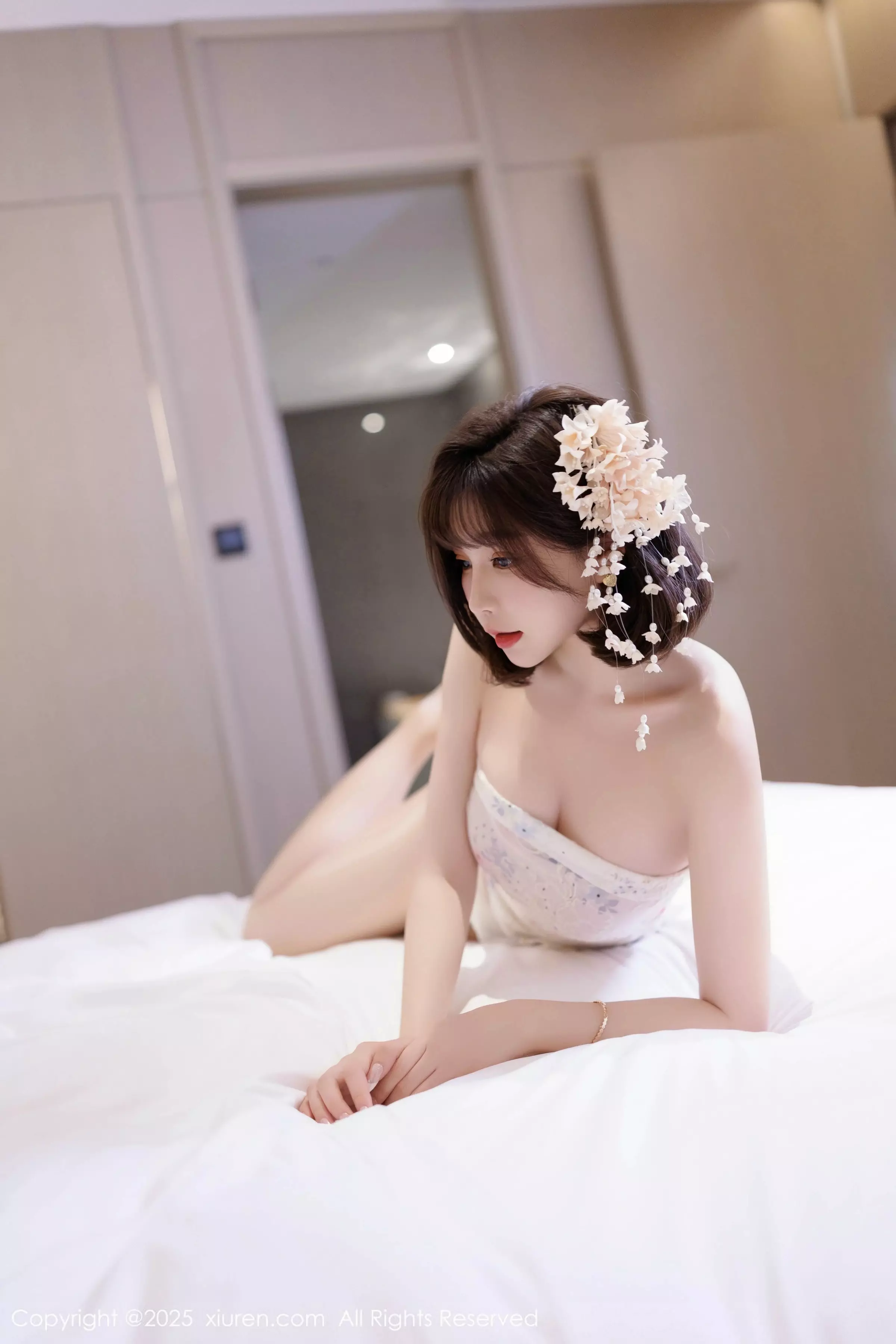 [XiuRen]高清写真图 2025.03.20 No.10048 徐莉芝Booty 婀娜妩媚