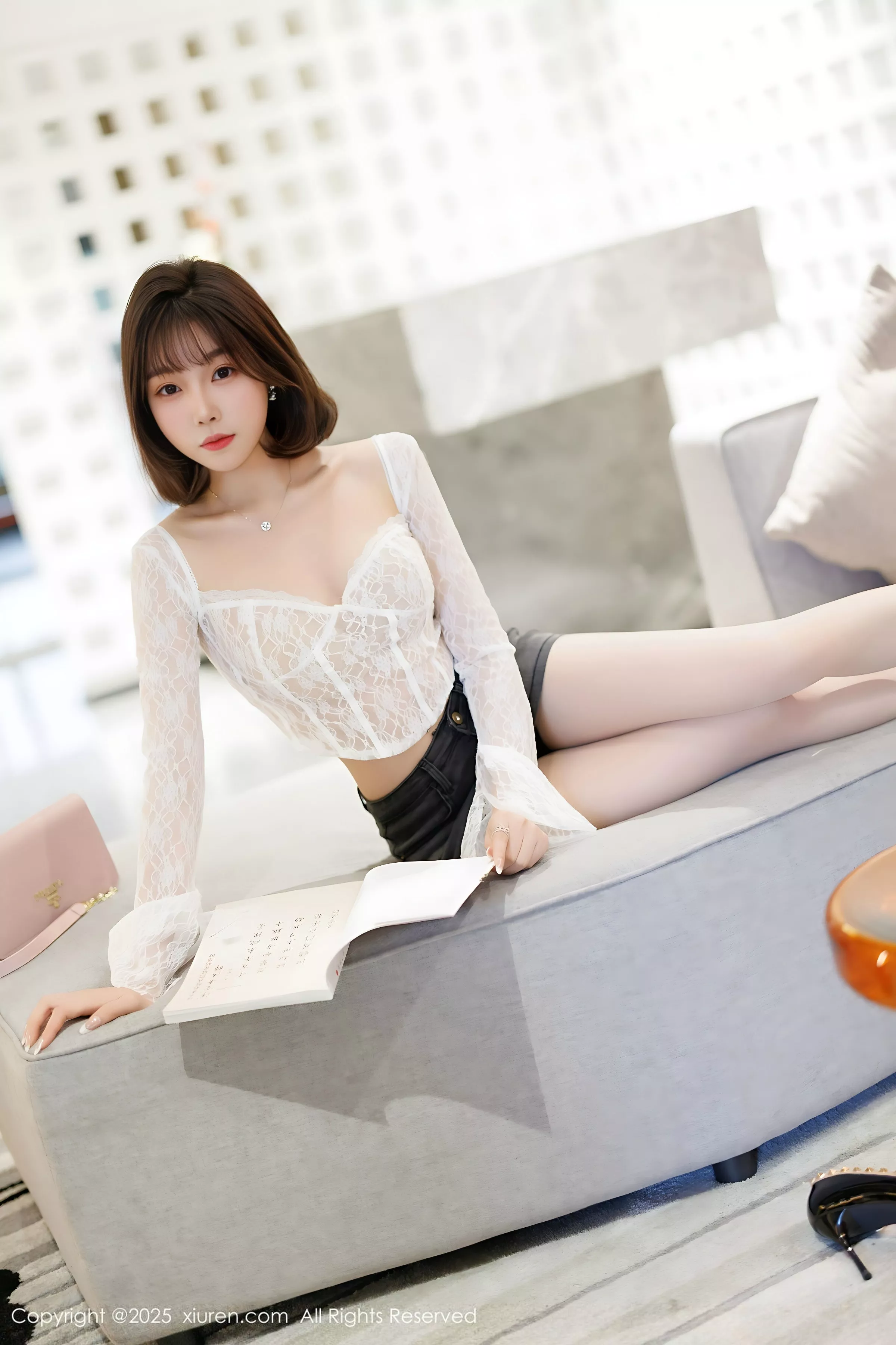[XiuRen]高清写真图 2025.04.03 No.10113 徐莉芝Booty 诱人白袜