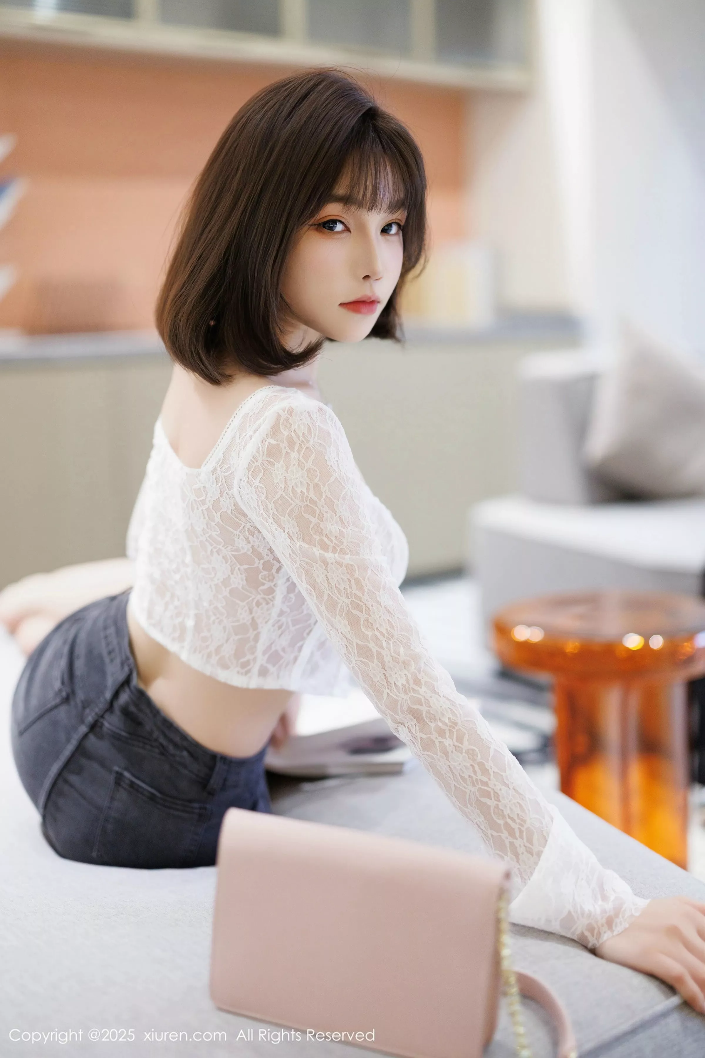 [XiuRen]高清写真图 2025.04.03 No.10113 徐莉芝Booty 诱人白袜