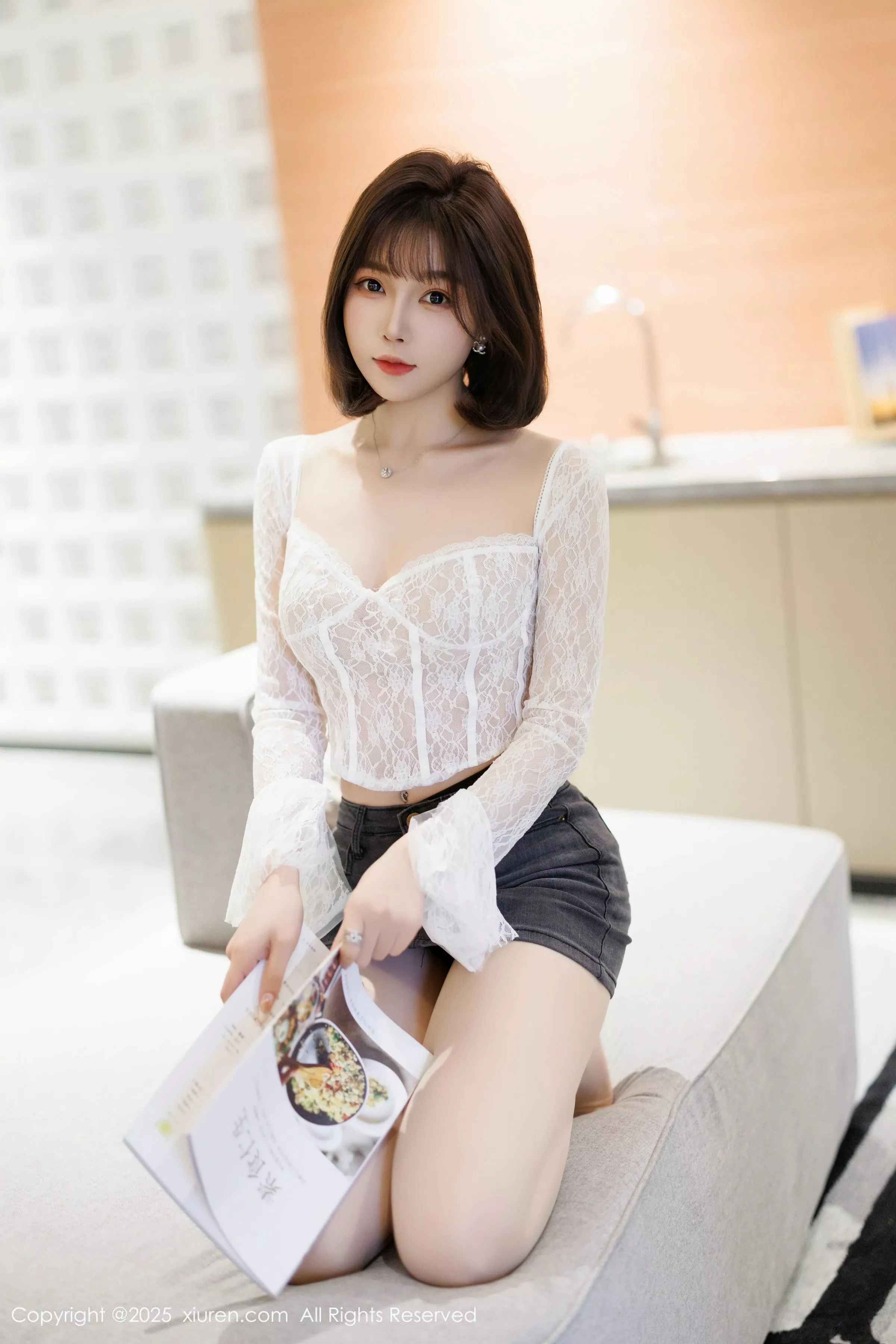 [XiuRen]高清写真图 2025.04.03 No.10113 徐莉芝Booty 诱人白袜