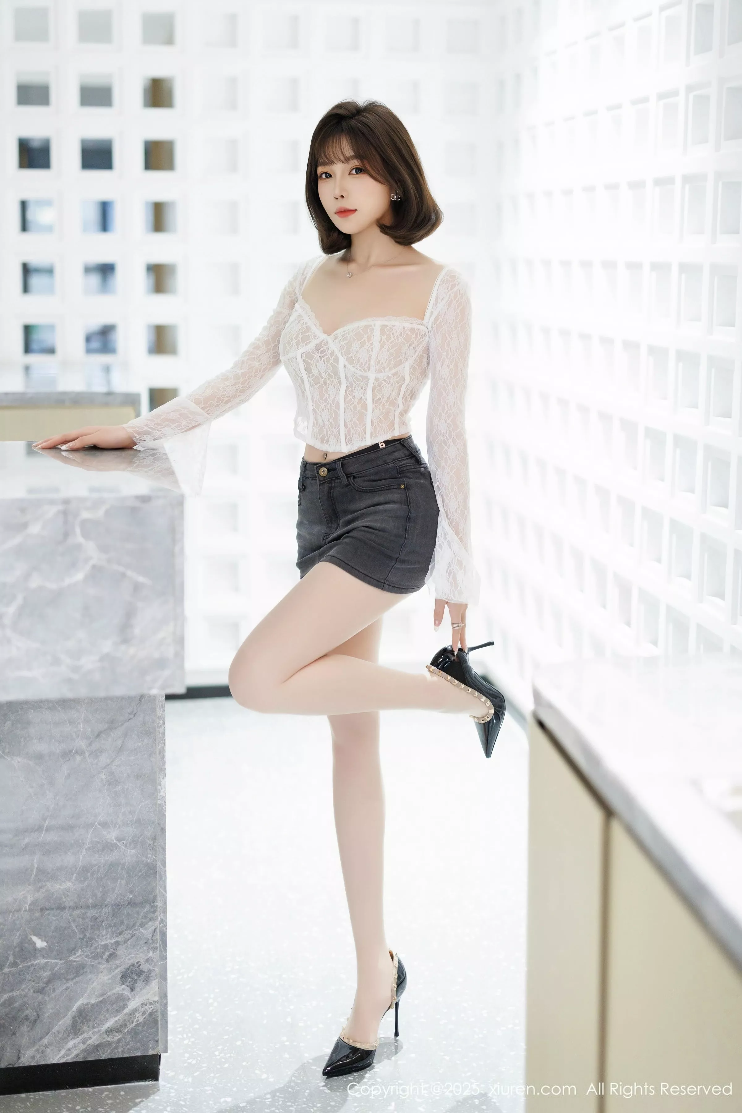 [XiuRen]高清写真图 2025.04.03 No.10113 徐莉芝Booty 诱人白袜