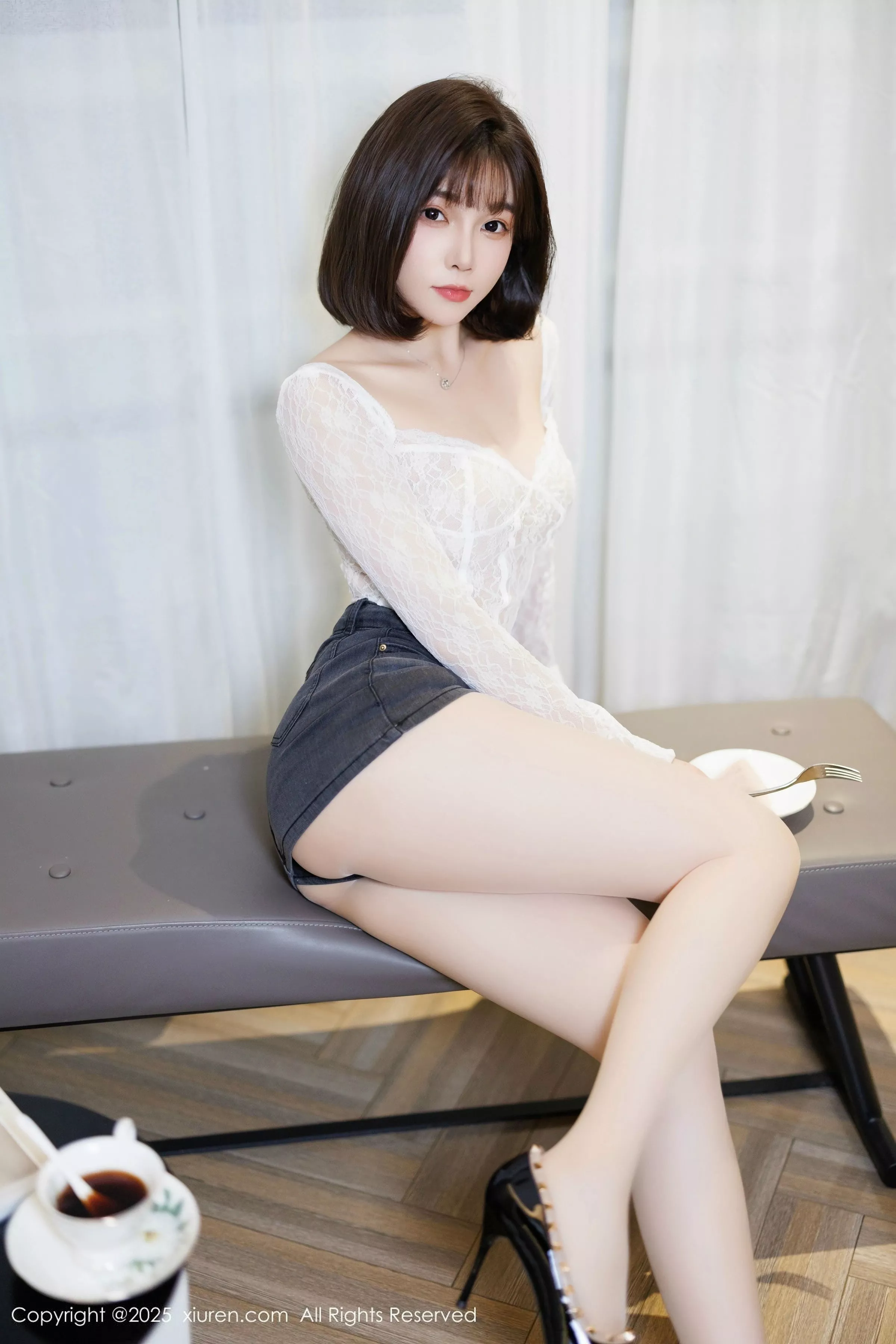 [XiuRen]高清写真图 2025.04.03 No.10113 徐莉芝Booty 诱人白袜