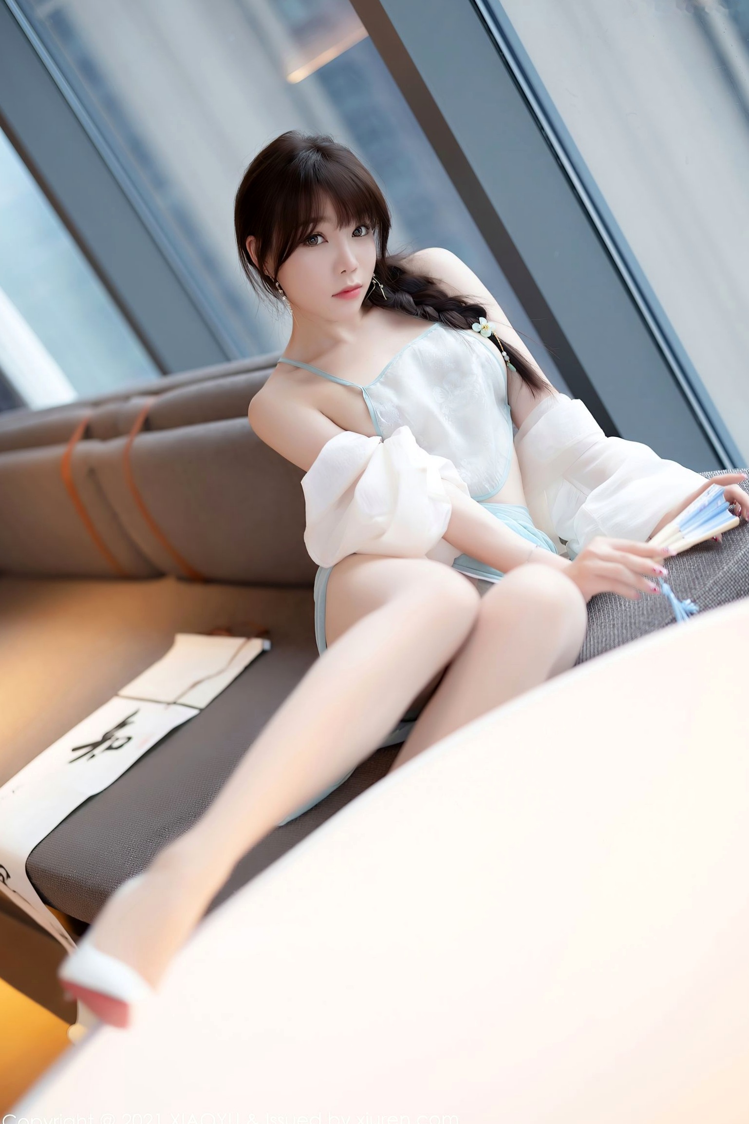 Gallery - XiaoYu语画界 - Painting World 679期：芝芝Booty古典闺房写真，古韵薄纱缠身，书法折扇下的绝美意境，皮肤白皙通透的极致视觉享受，无圣光大尺度唯美呈现语画界 - Painting World 尤物气质私房照性感白嫩 陈芝女神私房照_秀色女神 - image 33