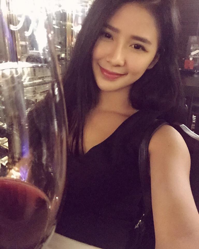 悠悠(Joeychua) 大马正妹化妆师有颜值也有胸～