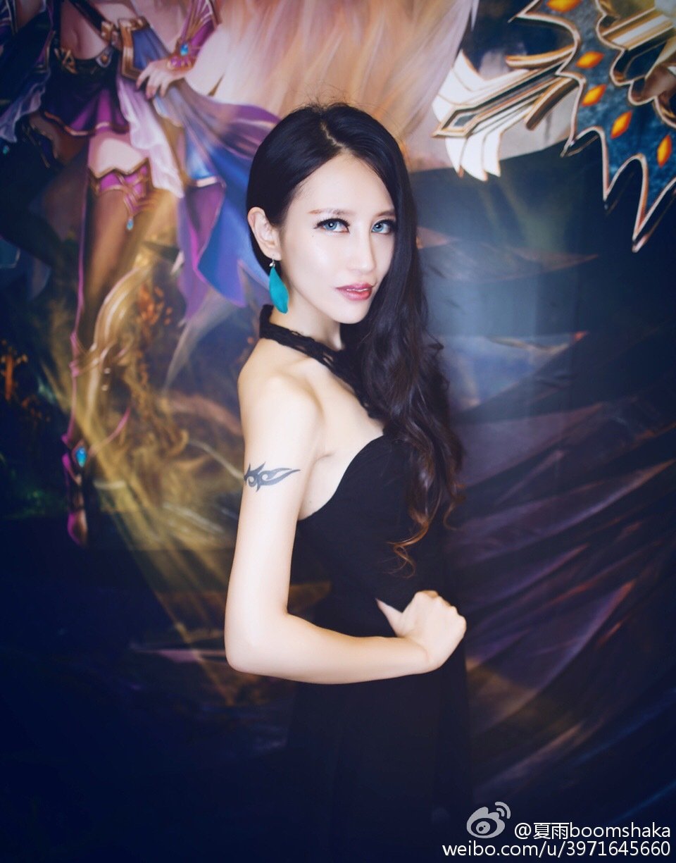 夏冠昀 来自台湾的美人showgirl