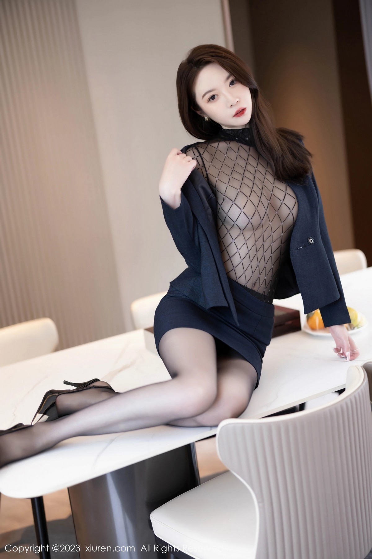 [XiuRen]高清写真图 2023.06.14 No.6914 梦心玥 黑丝美腿