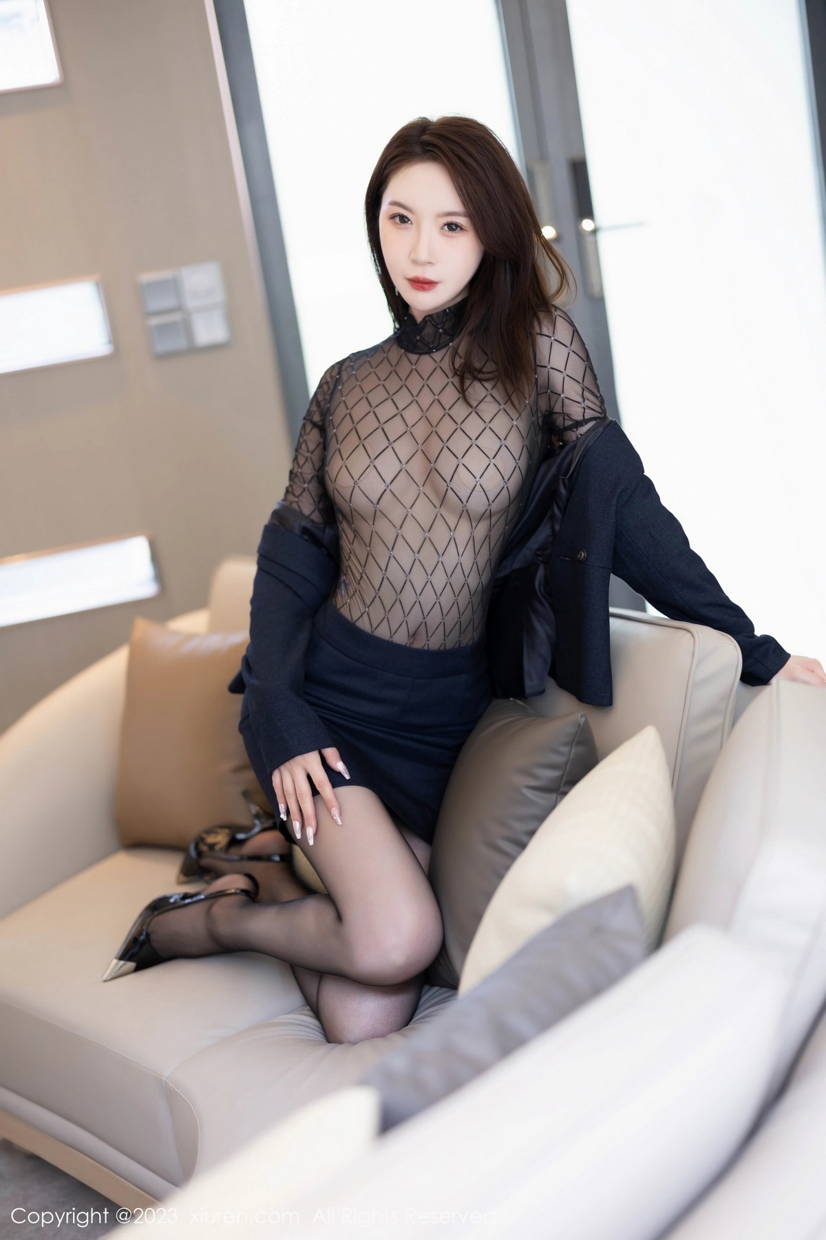 [XiuRen]高清写真图 2023.06.14 No.6914 梦心玥 黑丝美腿