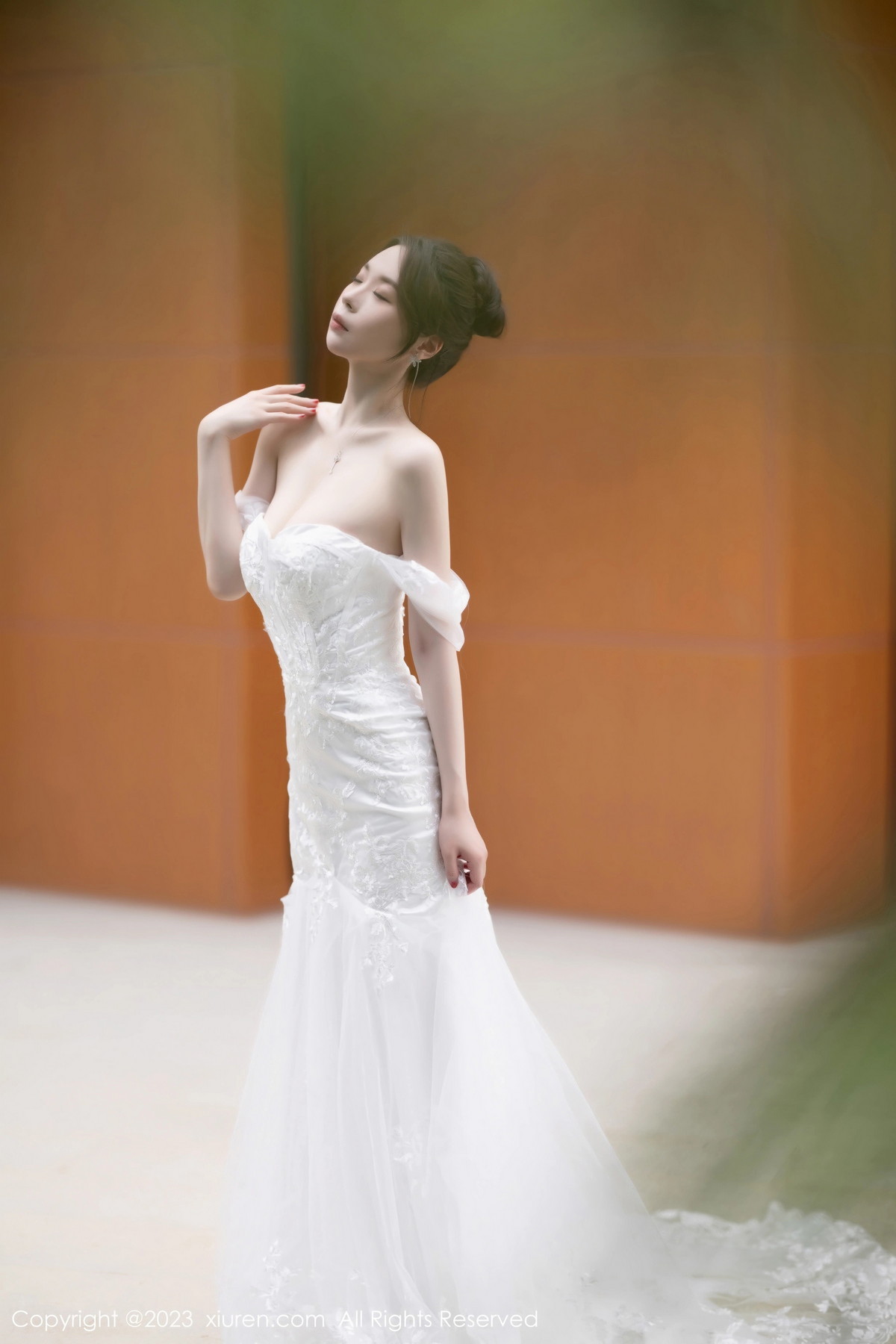 [XiuRen]高清写真图 2023.08.30 No.7310 梦心玥 婚纱美腿