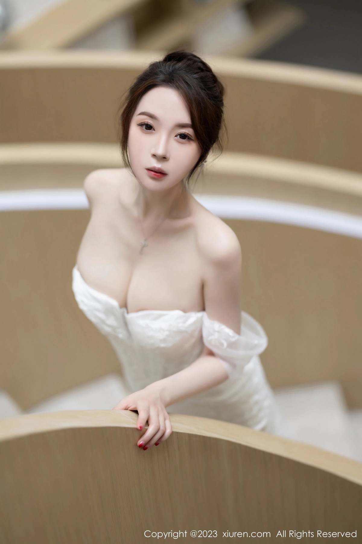 [XiuRen]高清写真图 2023.08.30 No.7310 梦心玥 婚纱美腿