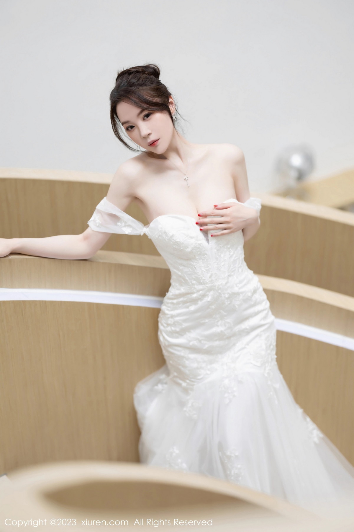 [XiuRen]高清写真图 2023.08.30 No.7310 梦心玥 婚纱美腿