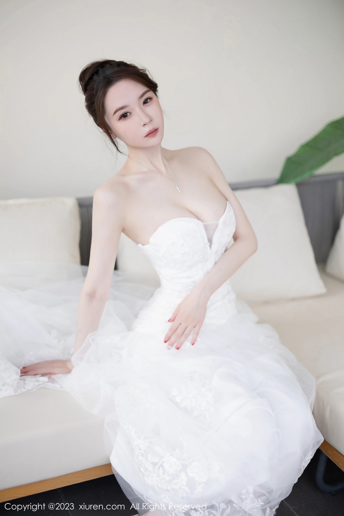 [XiuRen]高清写真图 2023.08.30 No.7310 梦心玥 婚纱美腿