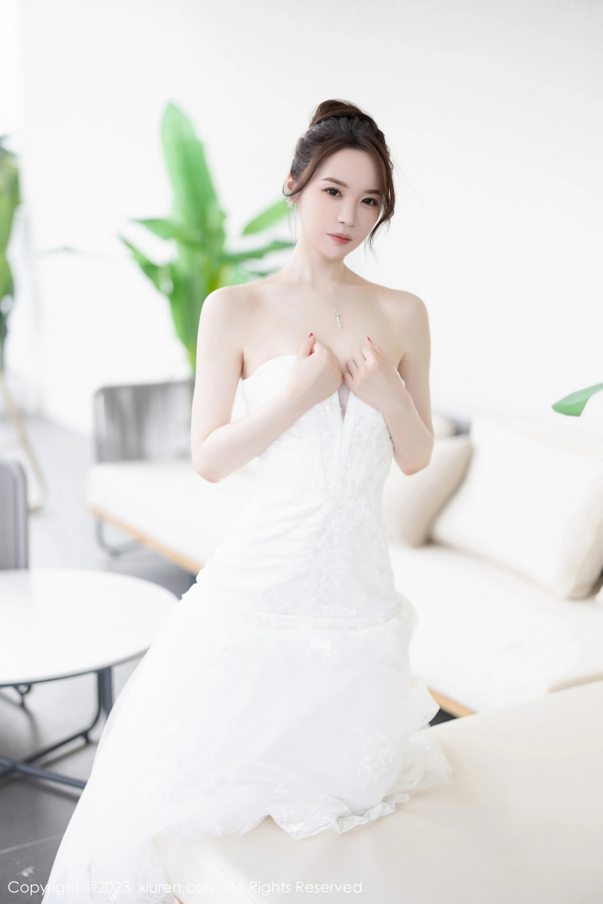 [XiuRen]高清写真图 2023.08.30 No.7310 梦心玥 婚纱美腿
