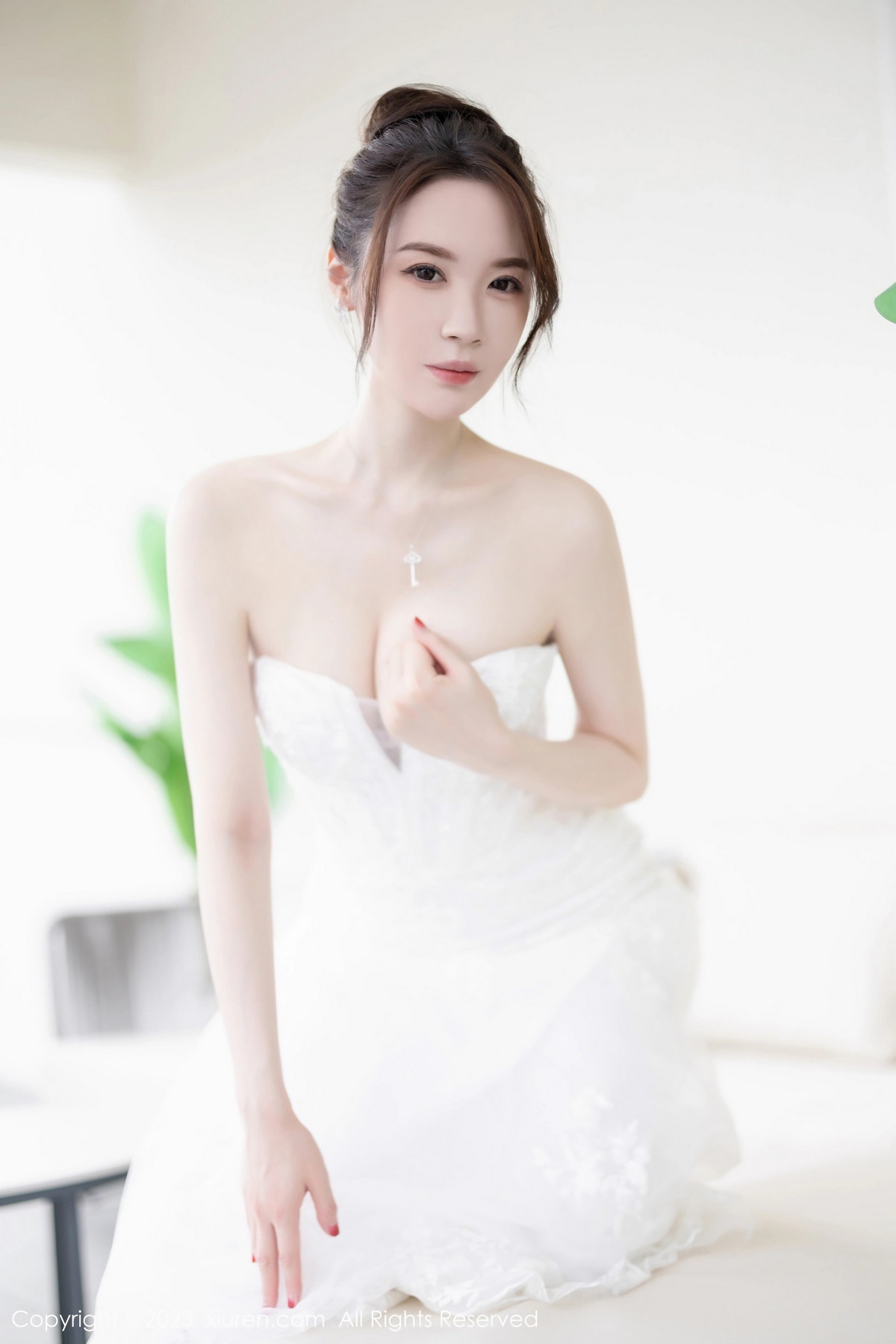[XiuRen]高清写真图 2023.08.30 No.7310 梦心玥 婚纱美腿
