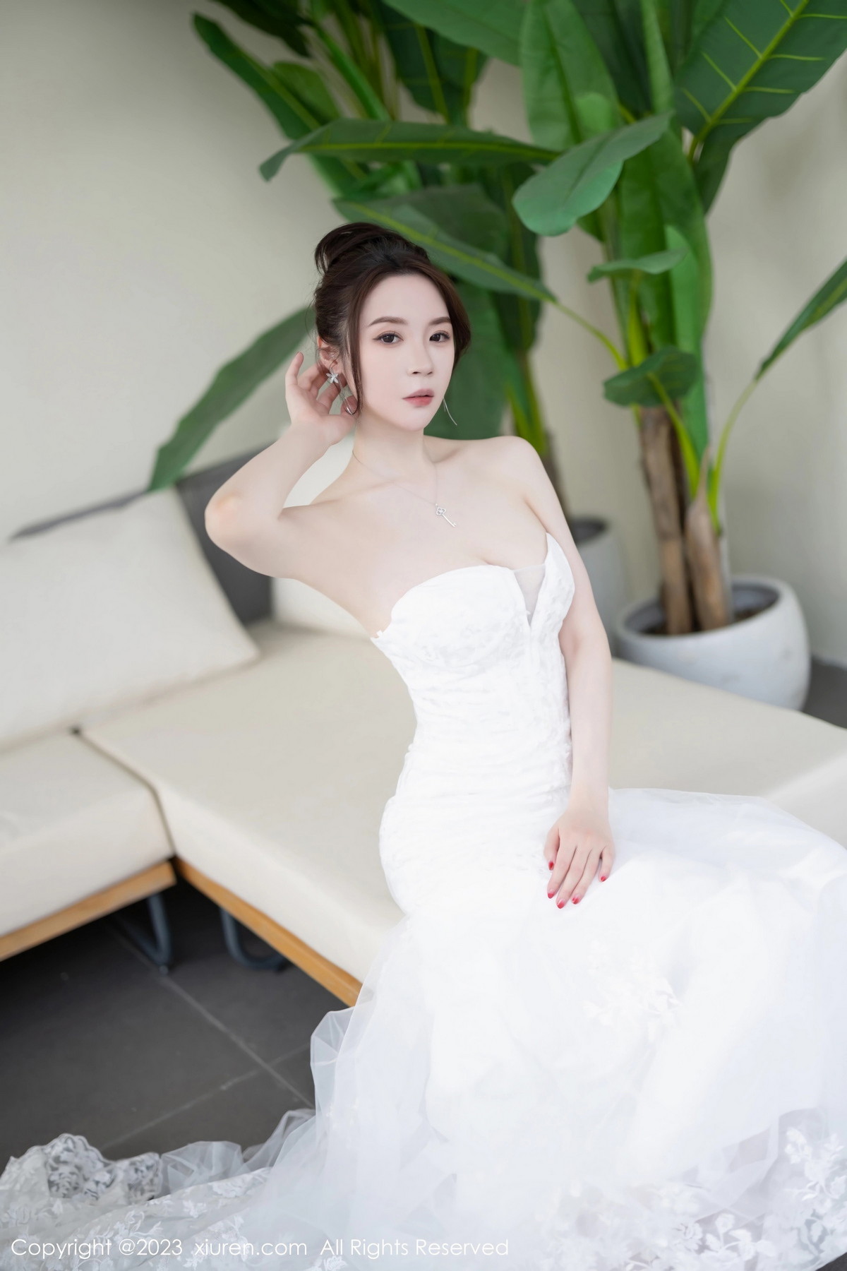 [XiuRen]高清写真图 2023.08.30 No.7310 梦心玥 婚纱美腿